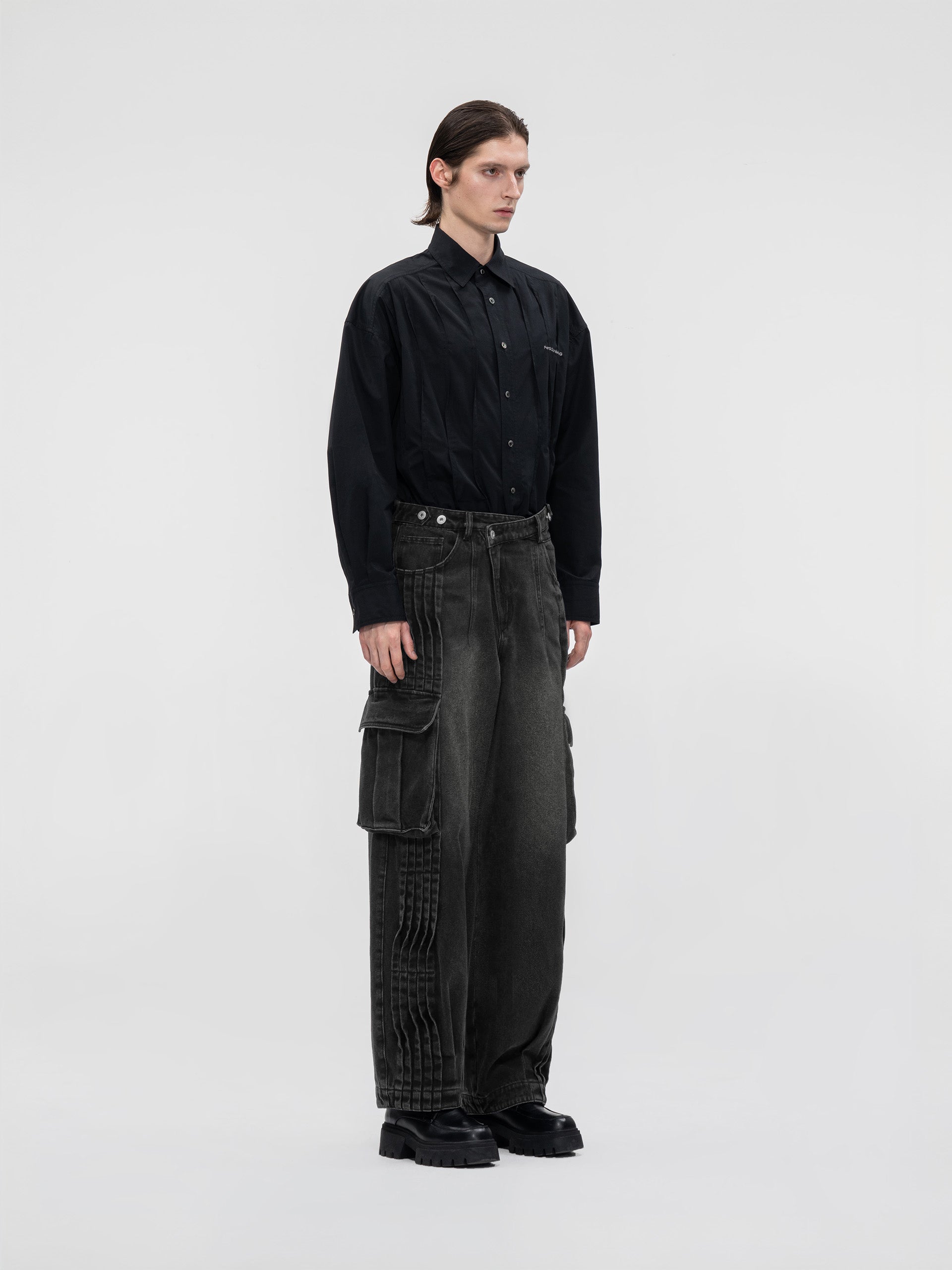 PLEATED CARGO TROUSERS