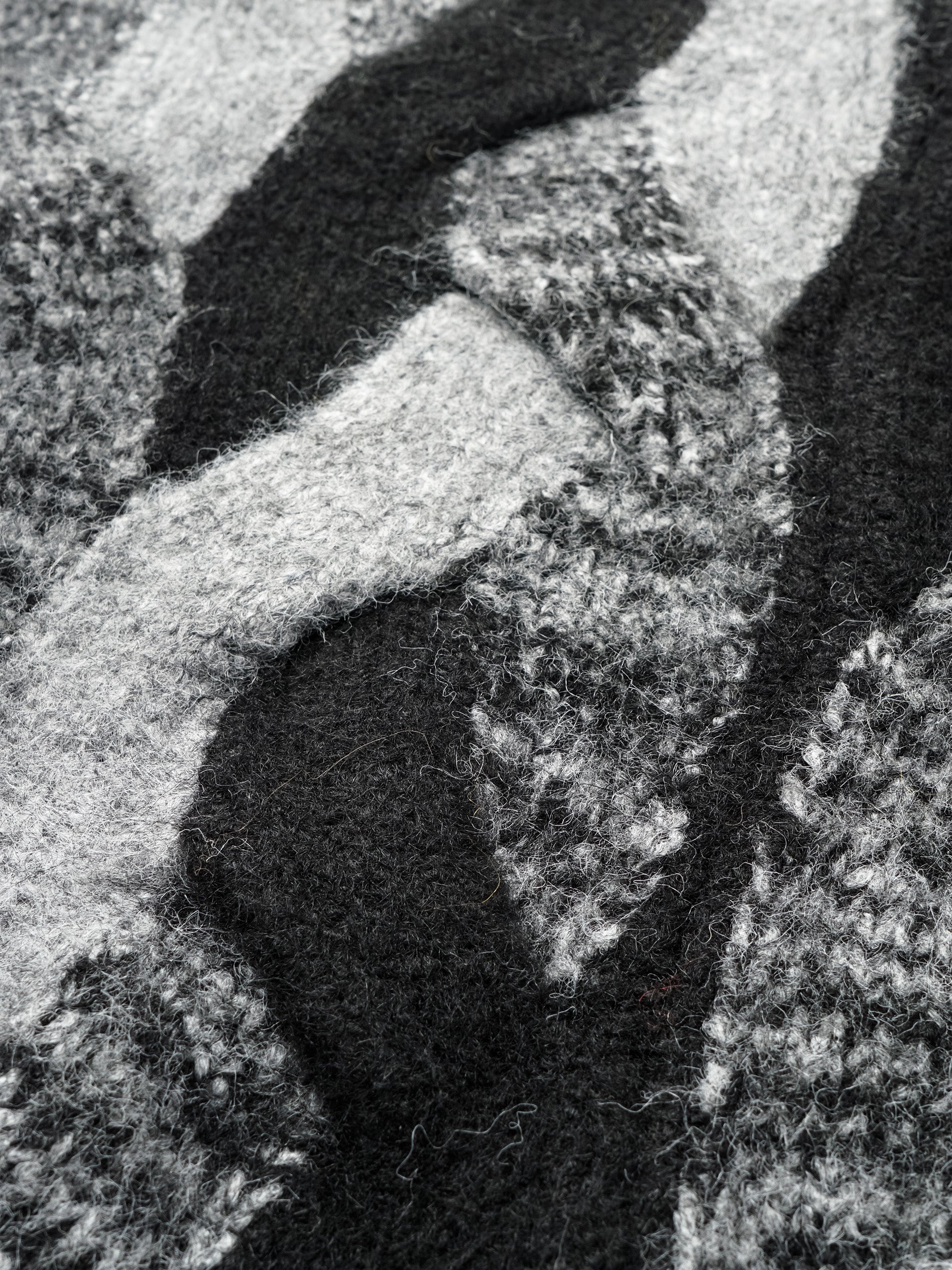 CABLE KNIT SWEATER
