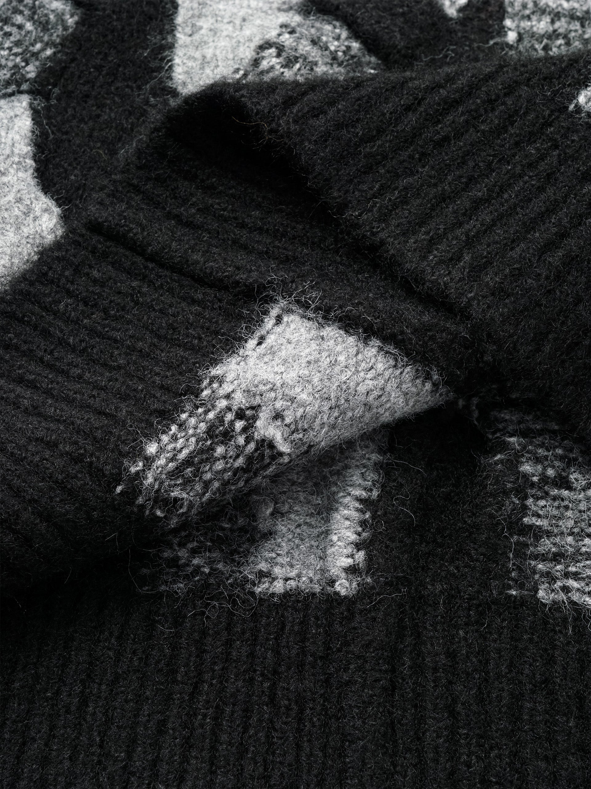 CABLE KNIT SWEATER