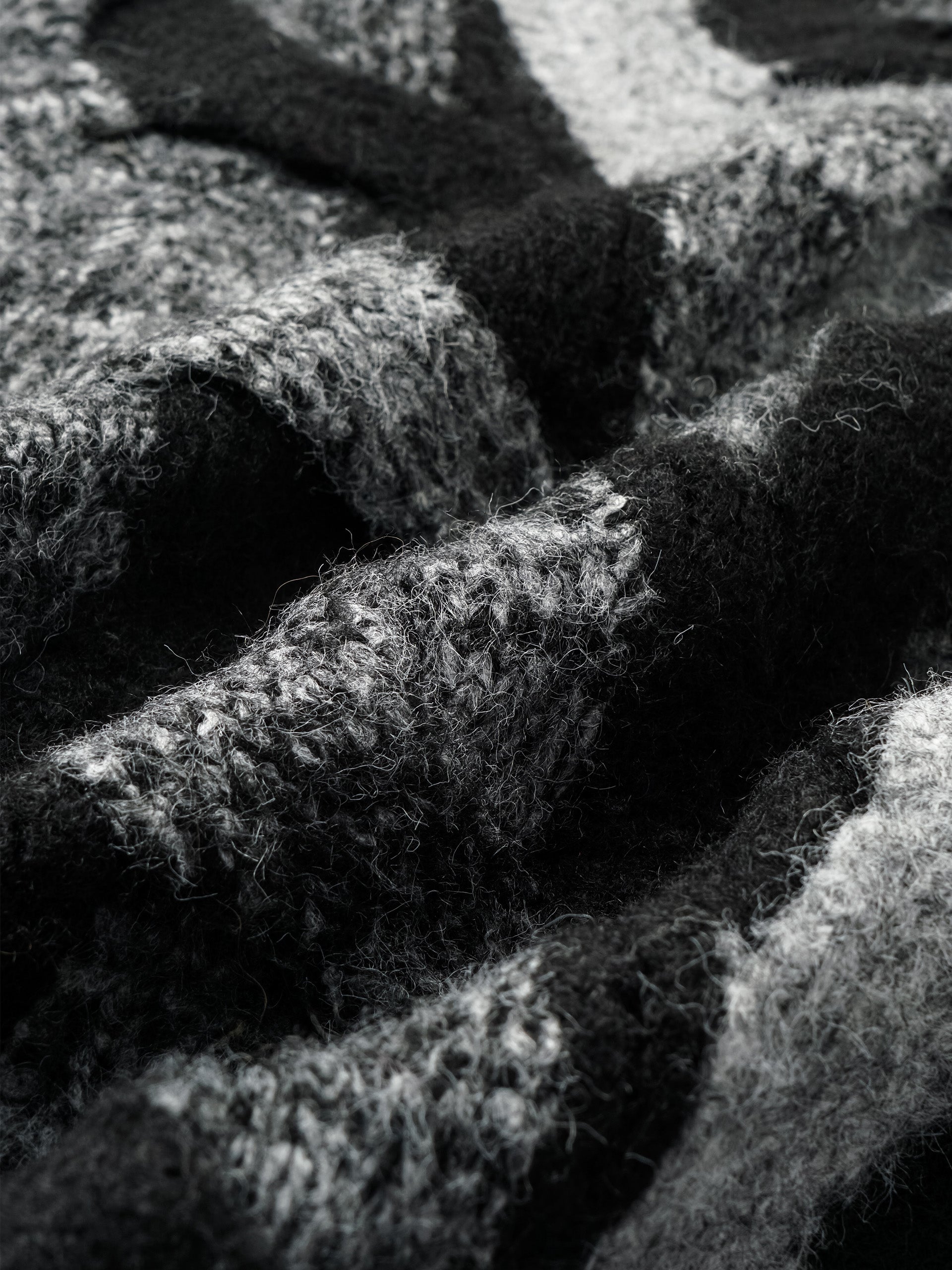 CABLE KNIT SWEATER