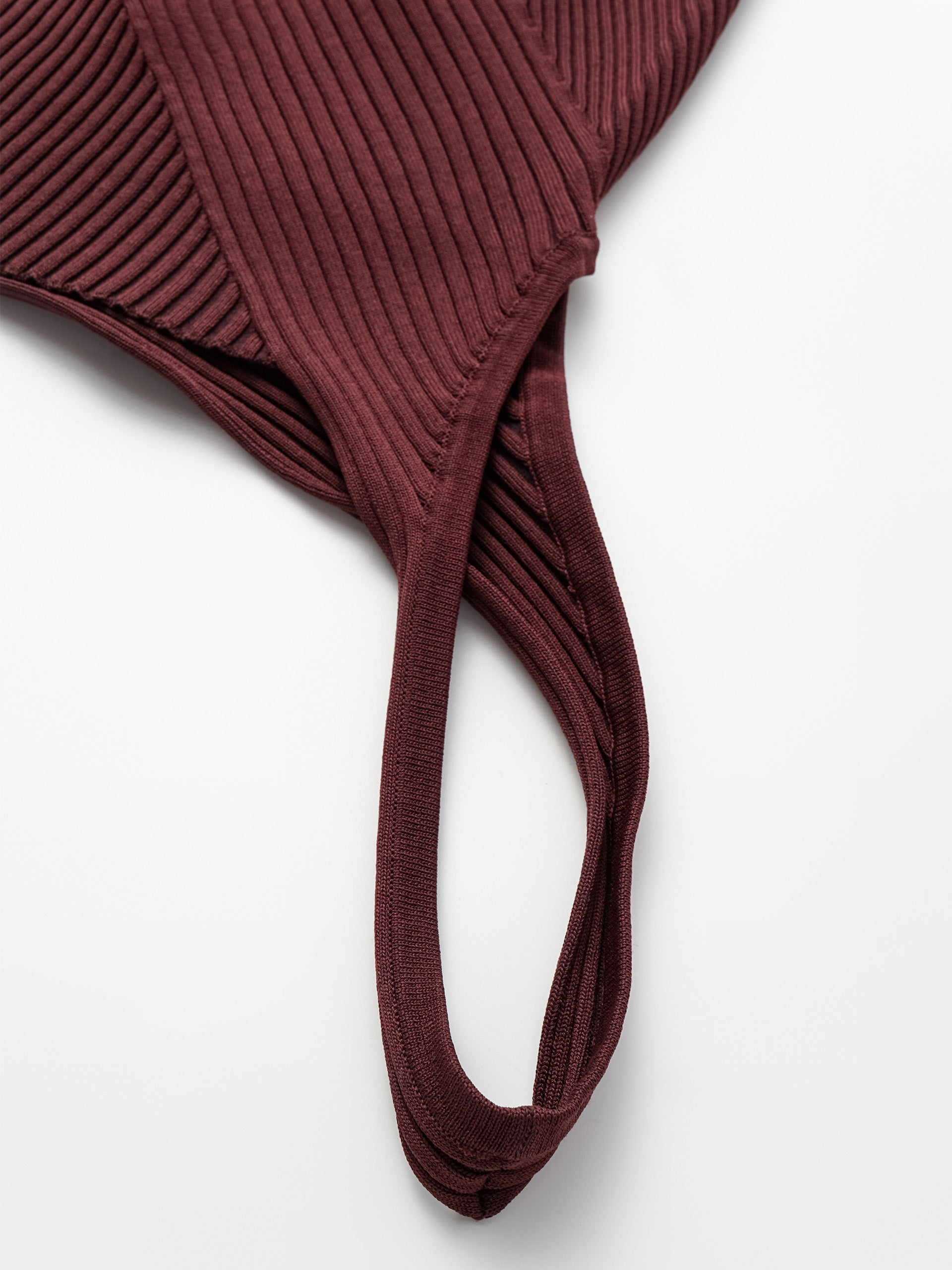 CUTOUT KNIT VEST