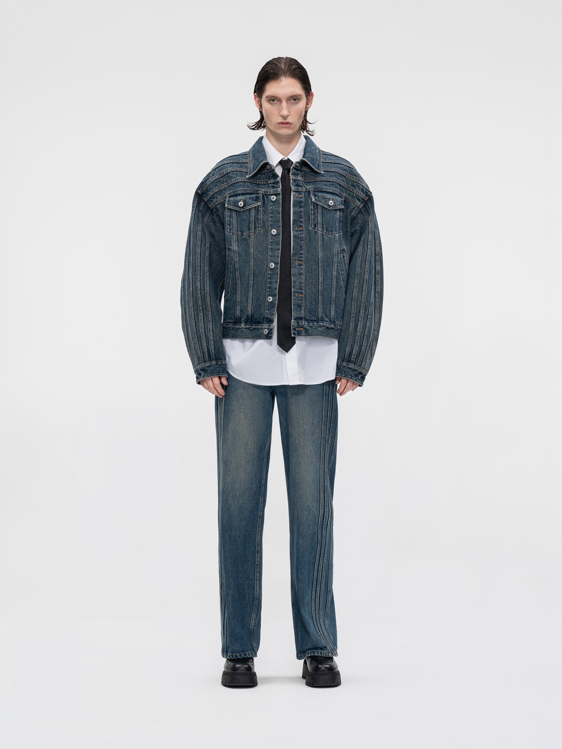 MULTI SEAM STRAIGHT LEG DENIM