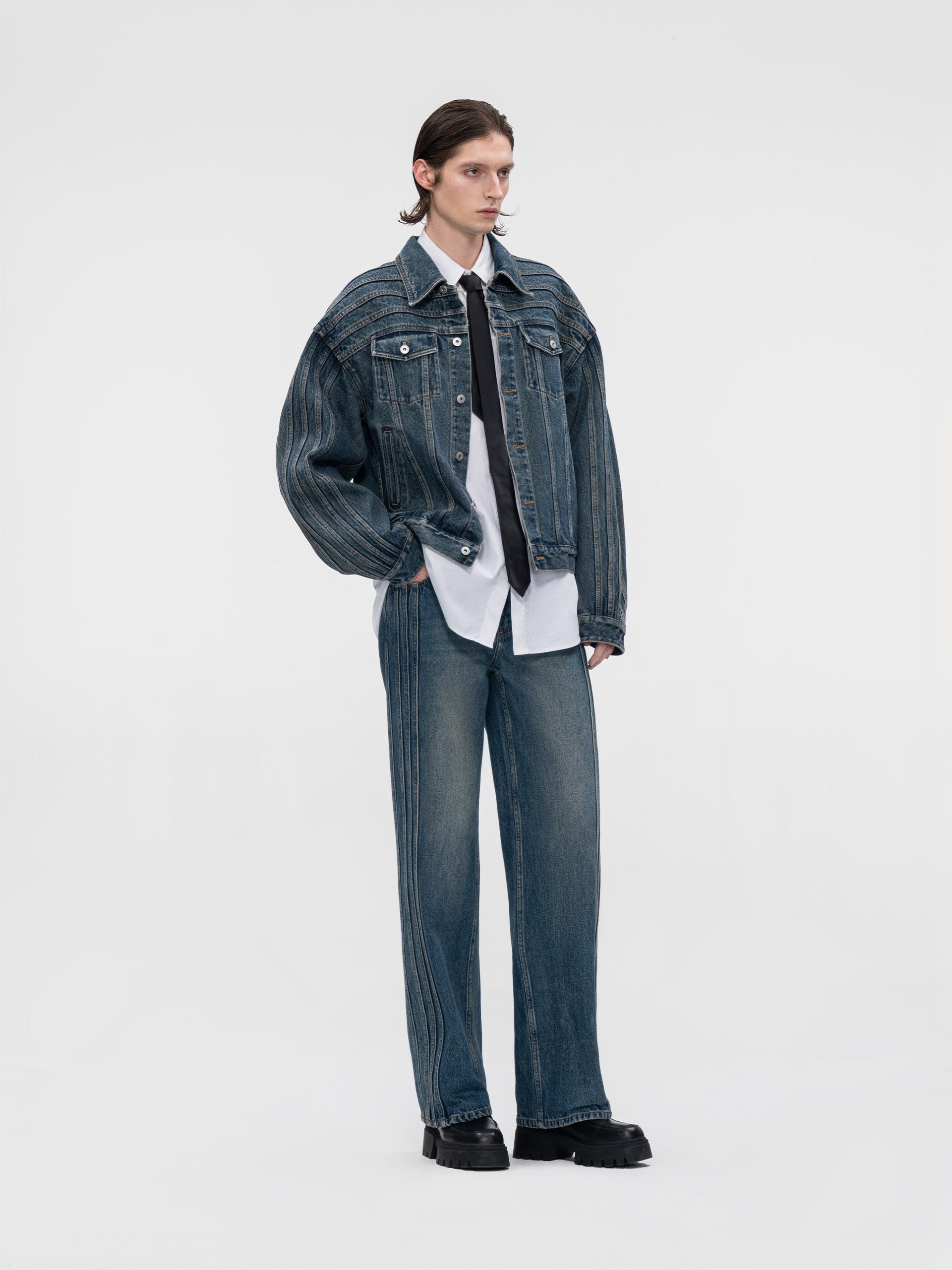 MULTI SEAM STRAIGHT LEG DENIM