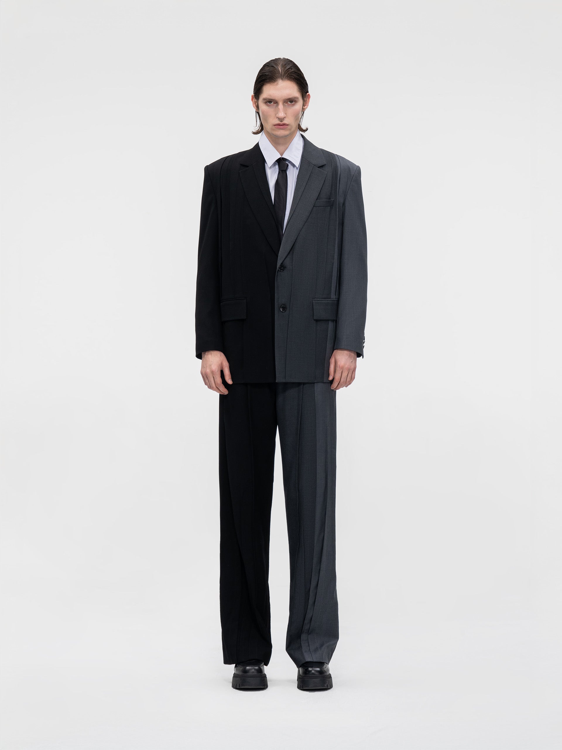 PLEATED TAILORED JACKET