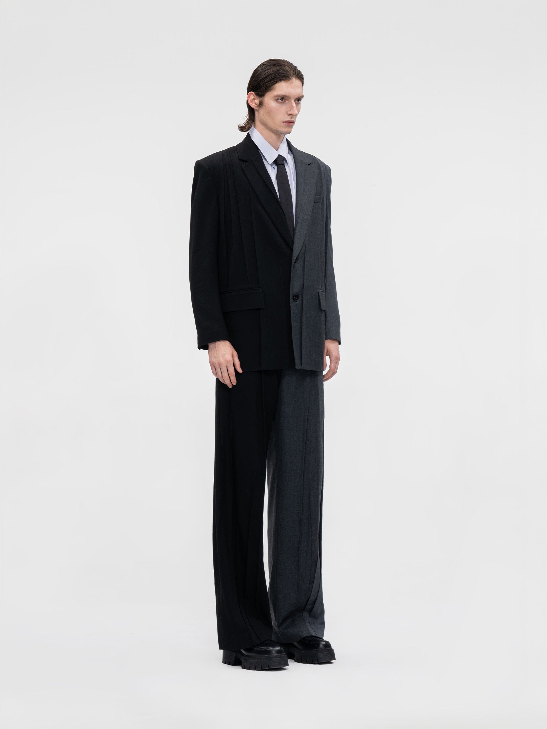 PLEATED TAILORED JACKET
