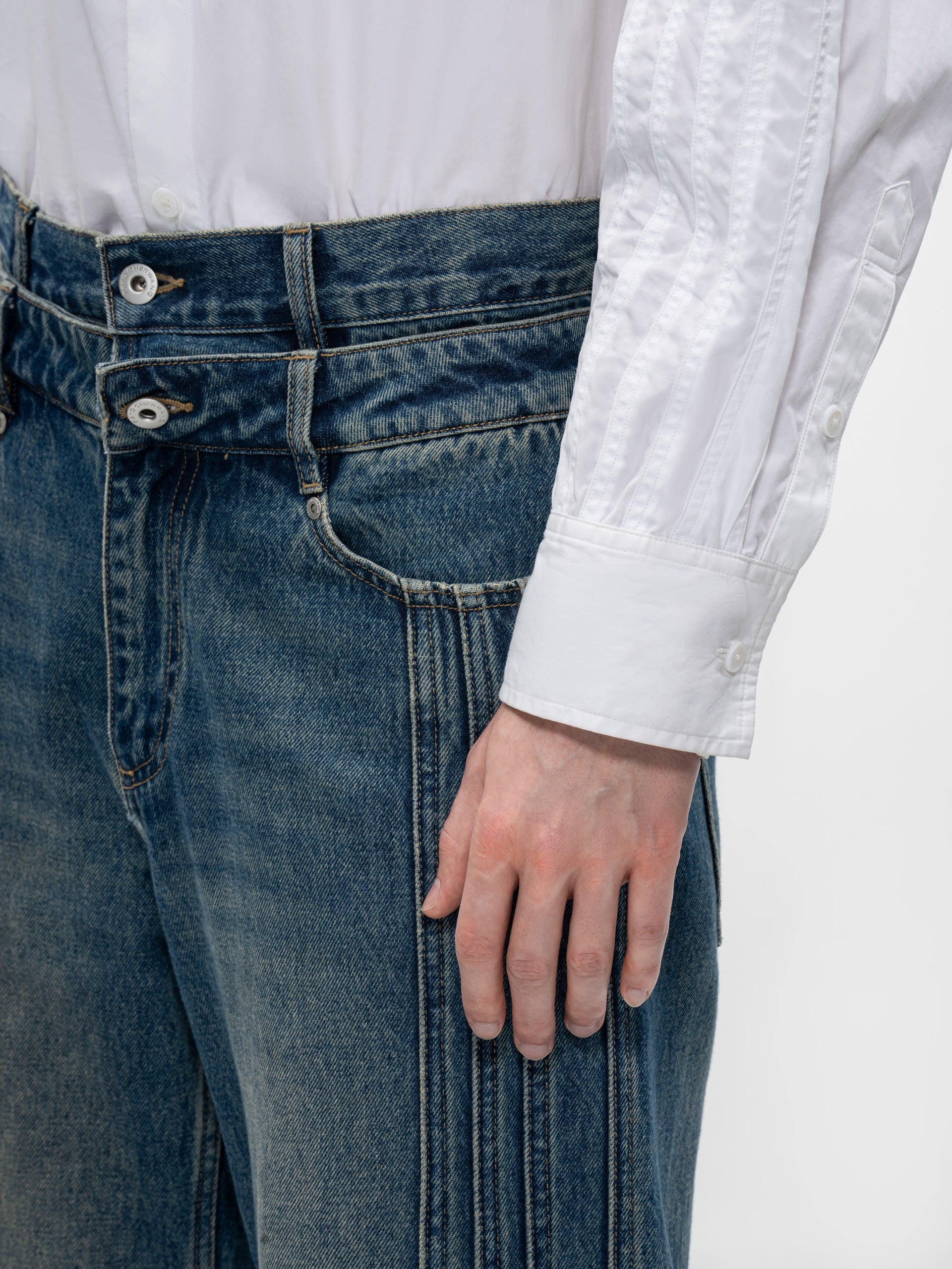 MULTI SEAM STRAIGHT LEG DENIM