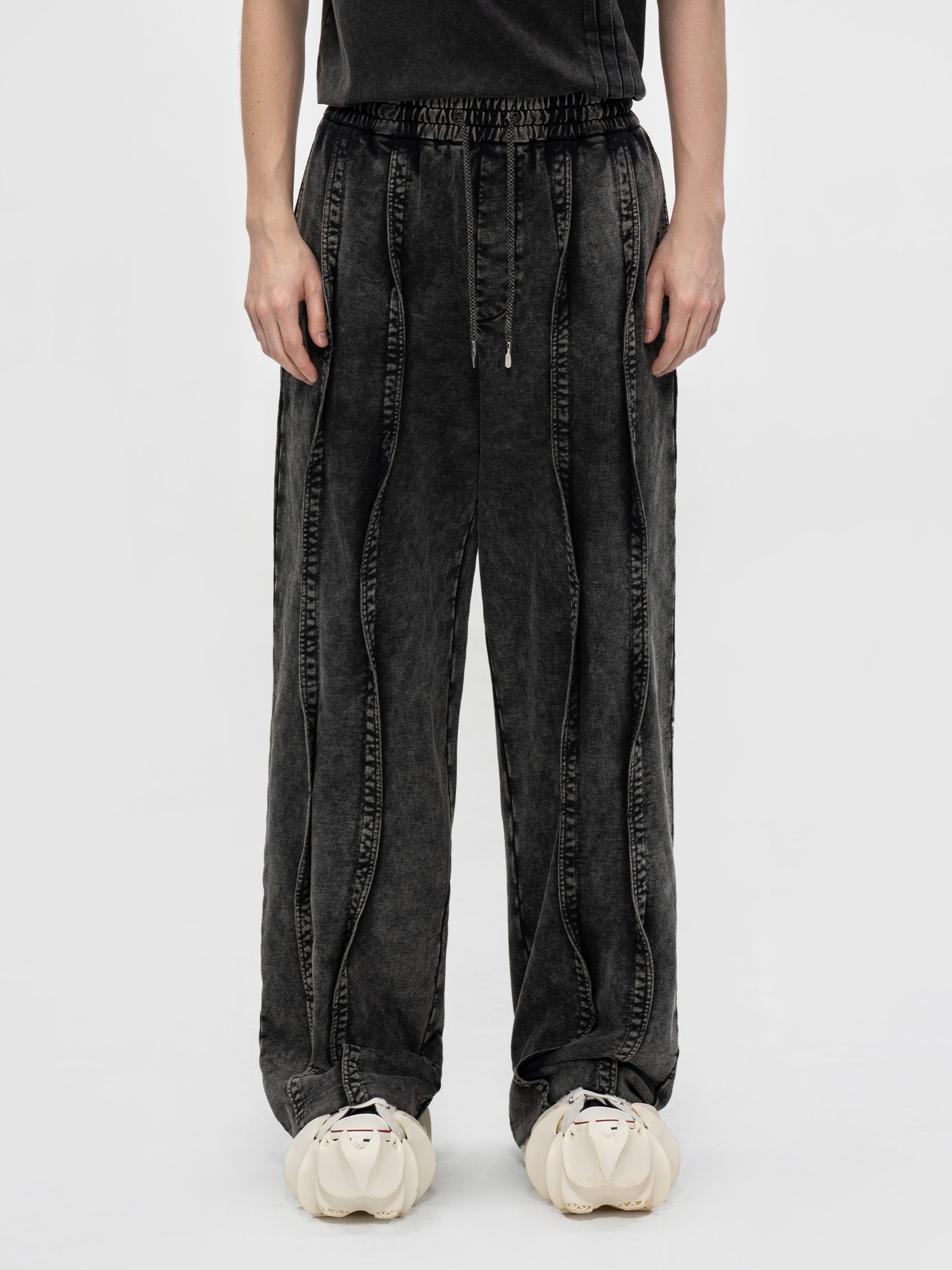 MULTI SEAM SWEATPANTS