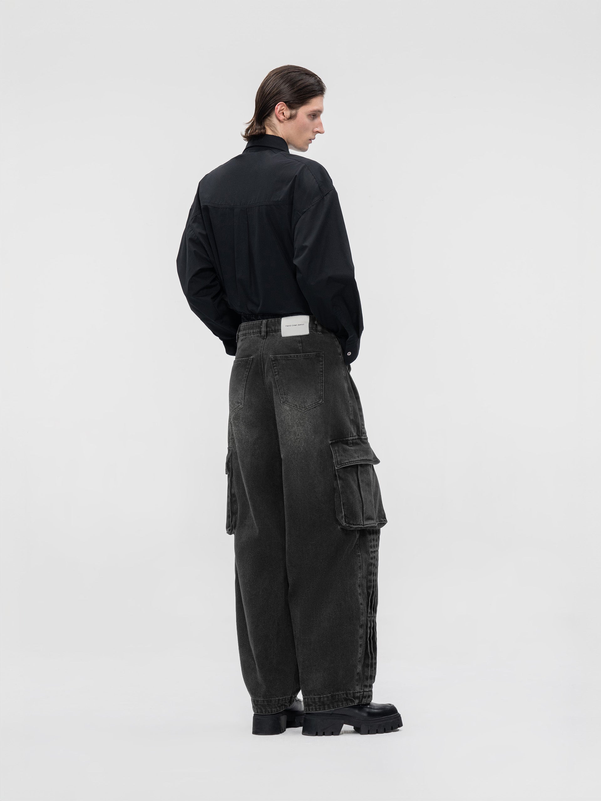 PLEATED CARGO TROUSERS