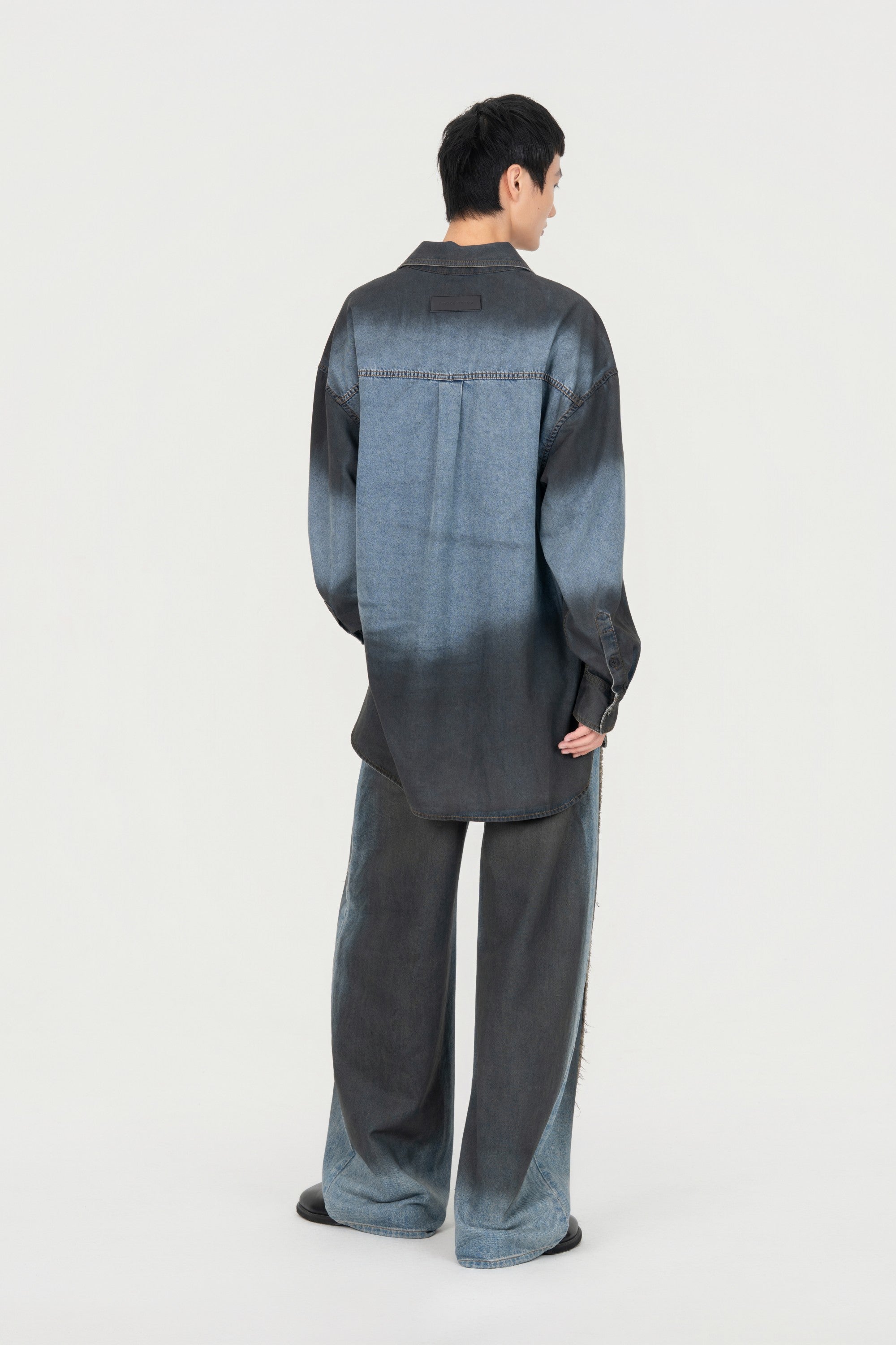 INDIGO GRADIENT DENIM SHIRT