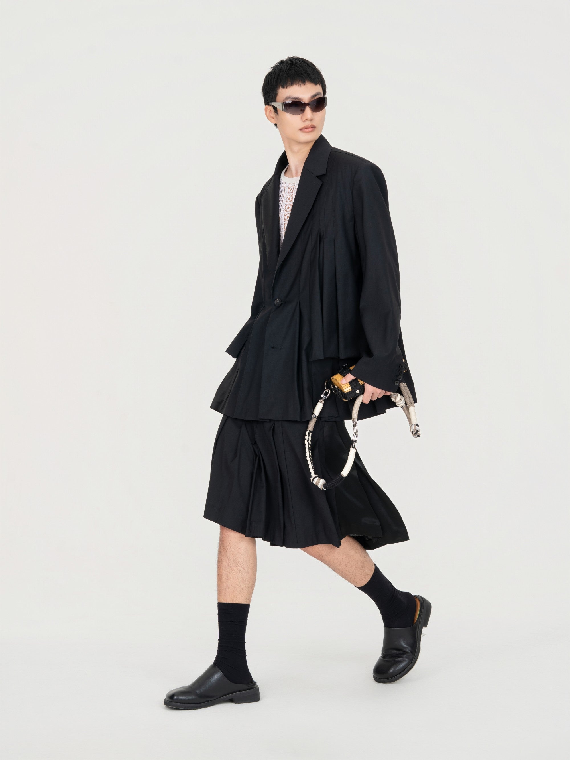 ILREGULAR PLEATS BLAZER