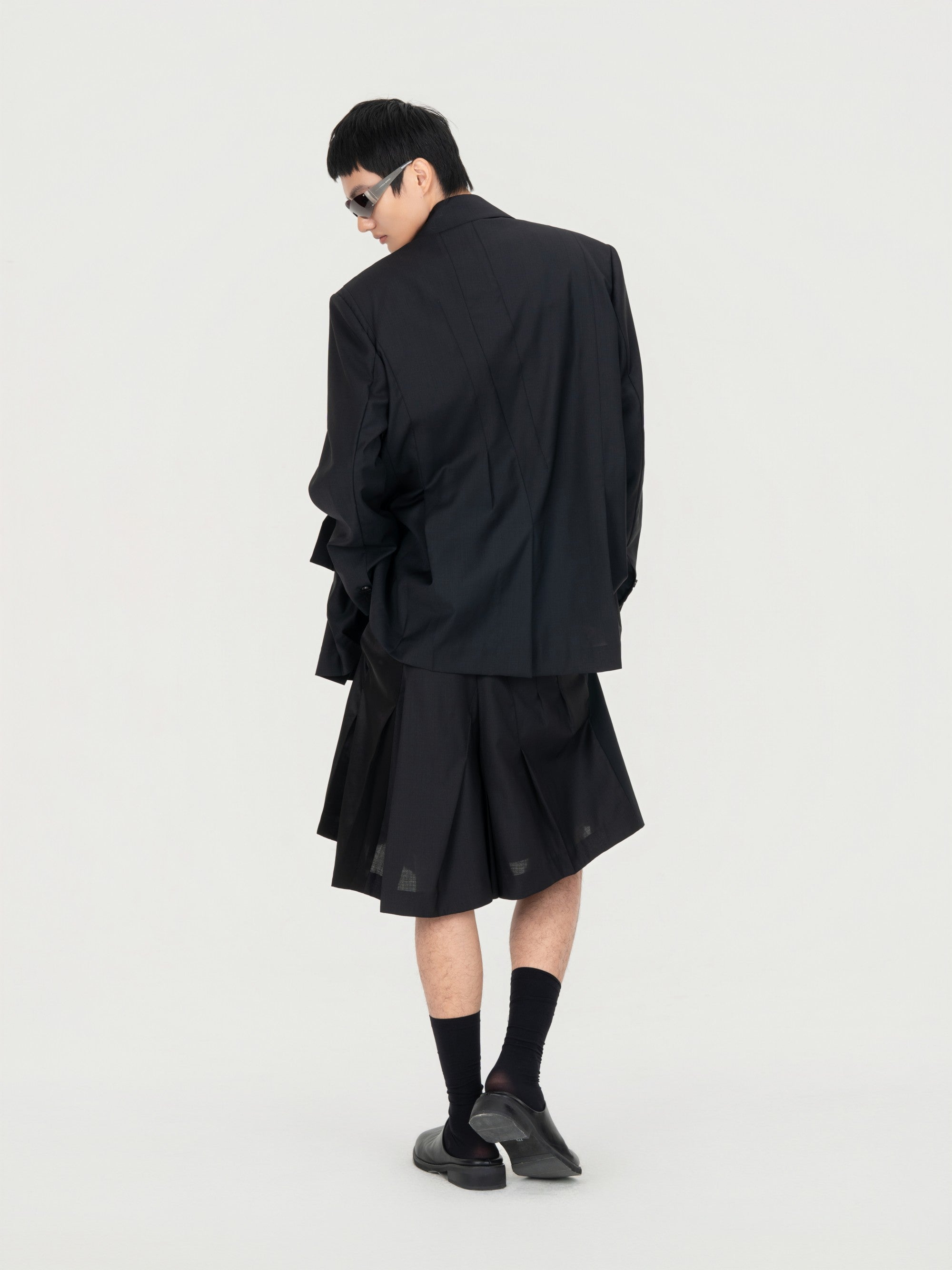 ILREGULAR PLEATS BLAZER