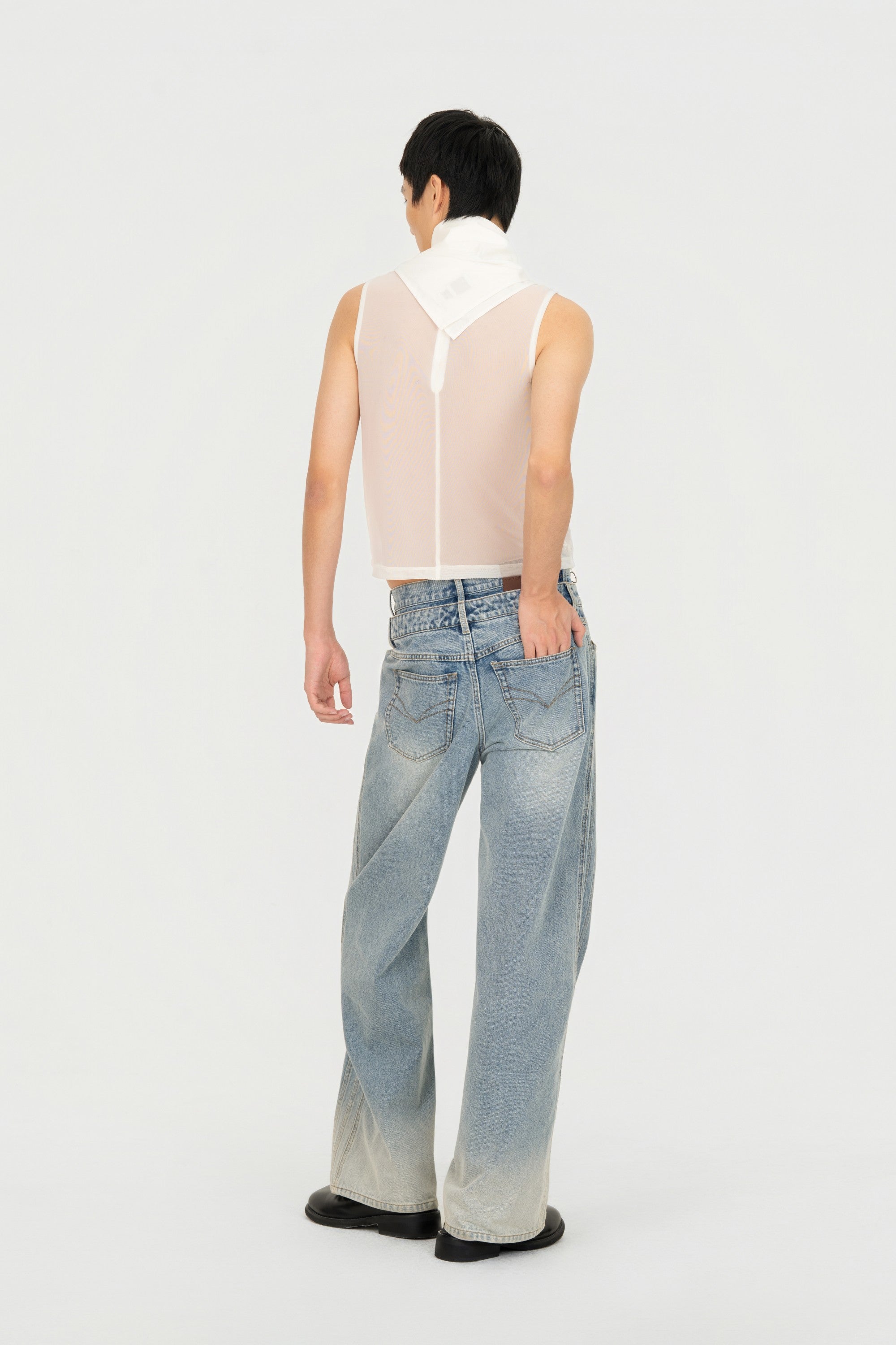 CARGO TROUSERS IN SPRAY PAINTED