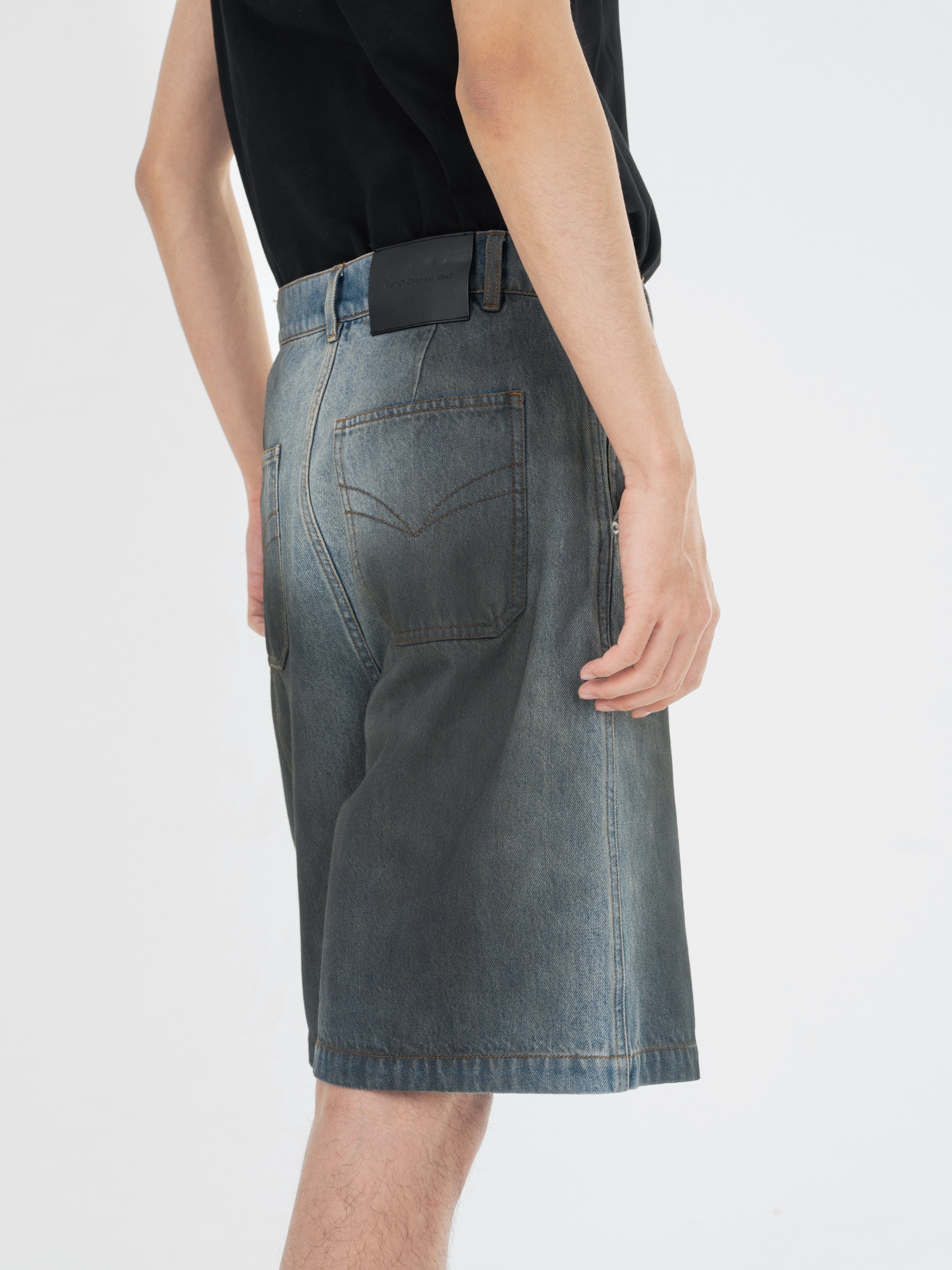 GRADIENT INDIGO DENIM SHORT