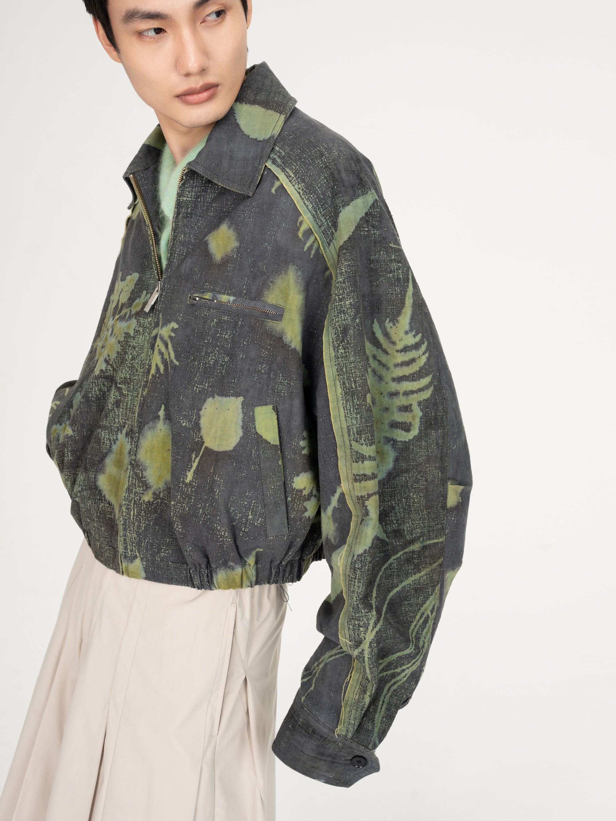 CROPPED JACKET WITH PLANTS DYE ON ANTIQUE FABRIC