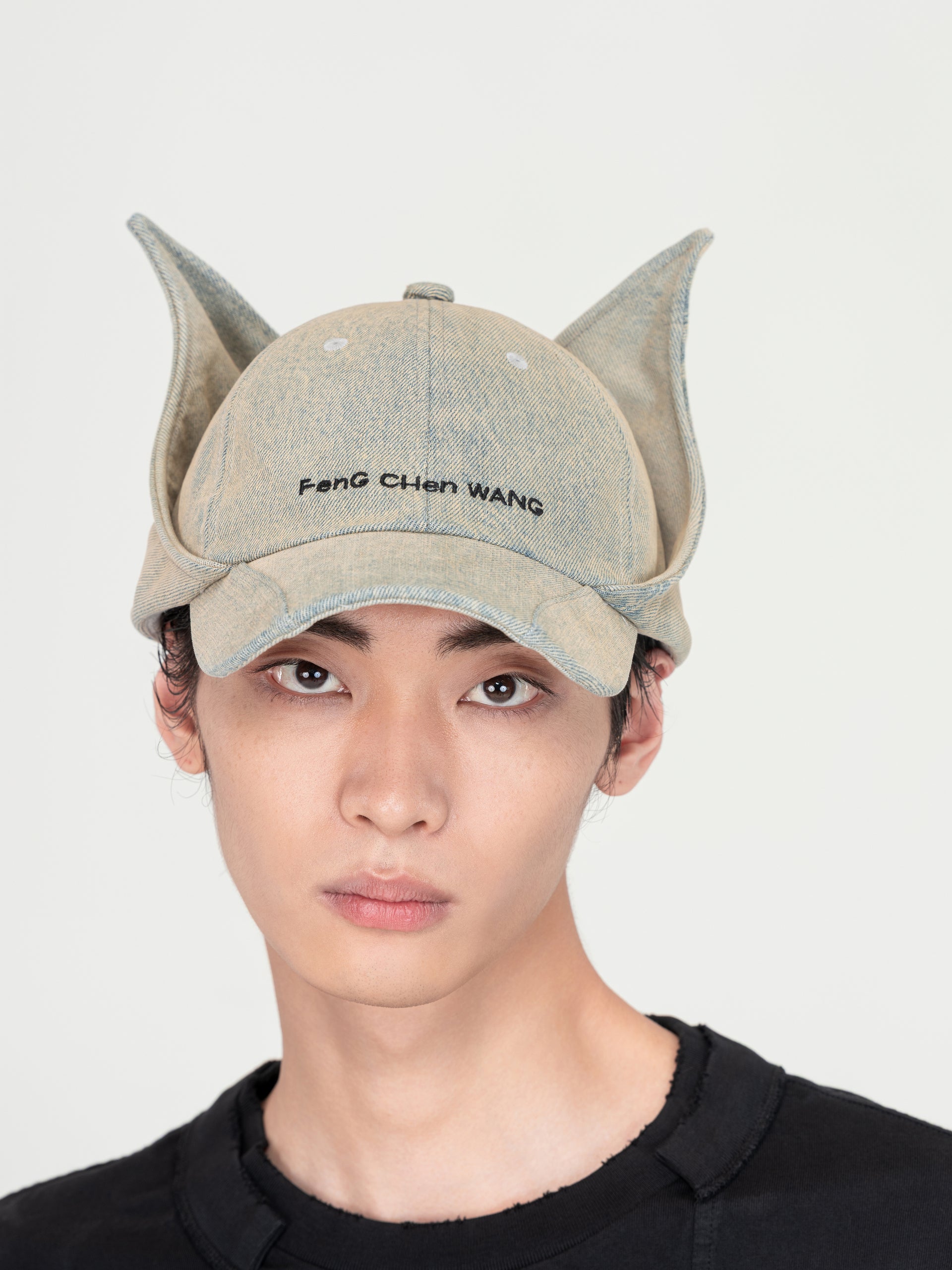 LIGHT-WASH DENIM CAT-EAR CAP