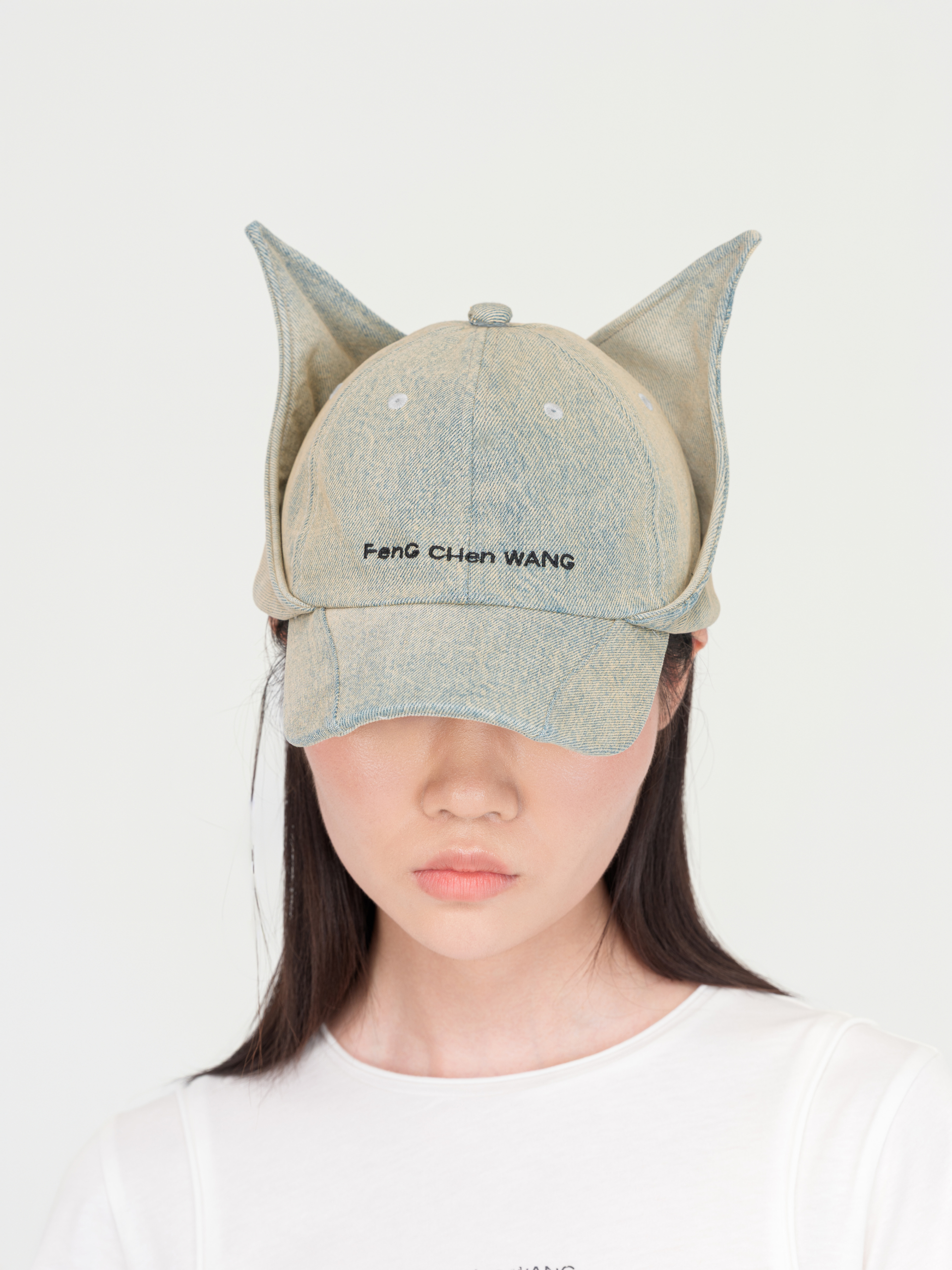 LIGHT-WASH DENIM CAT-EAR CAP