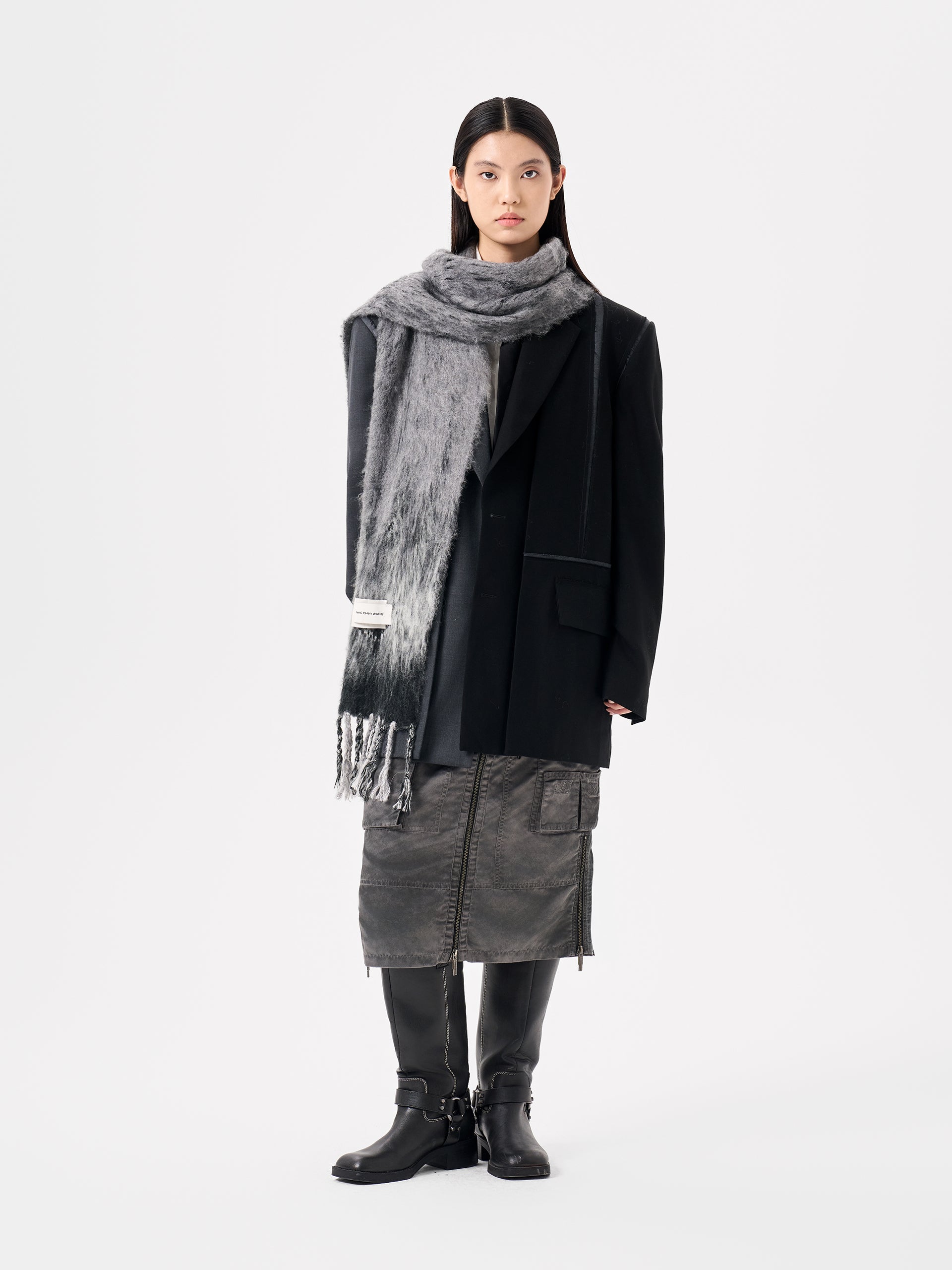 GRAY GRADIENT JACQUARD SCARF