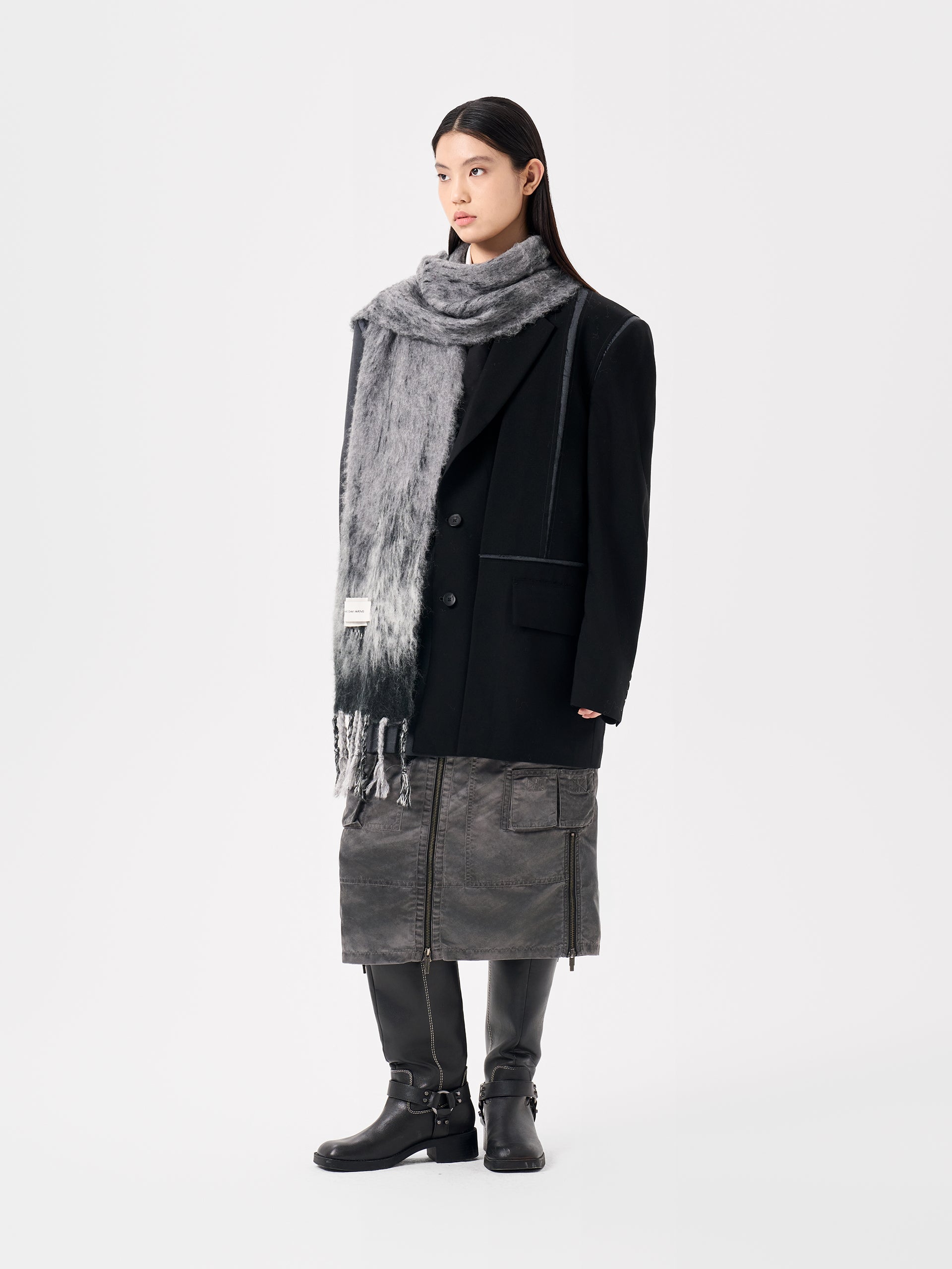 GRAY GRADIENT JACQUARD SCARF