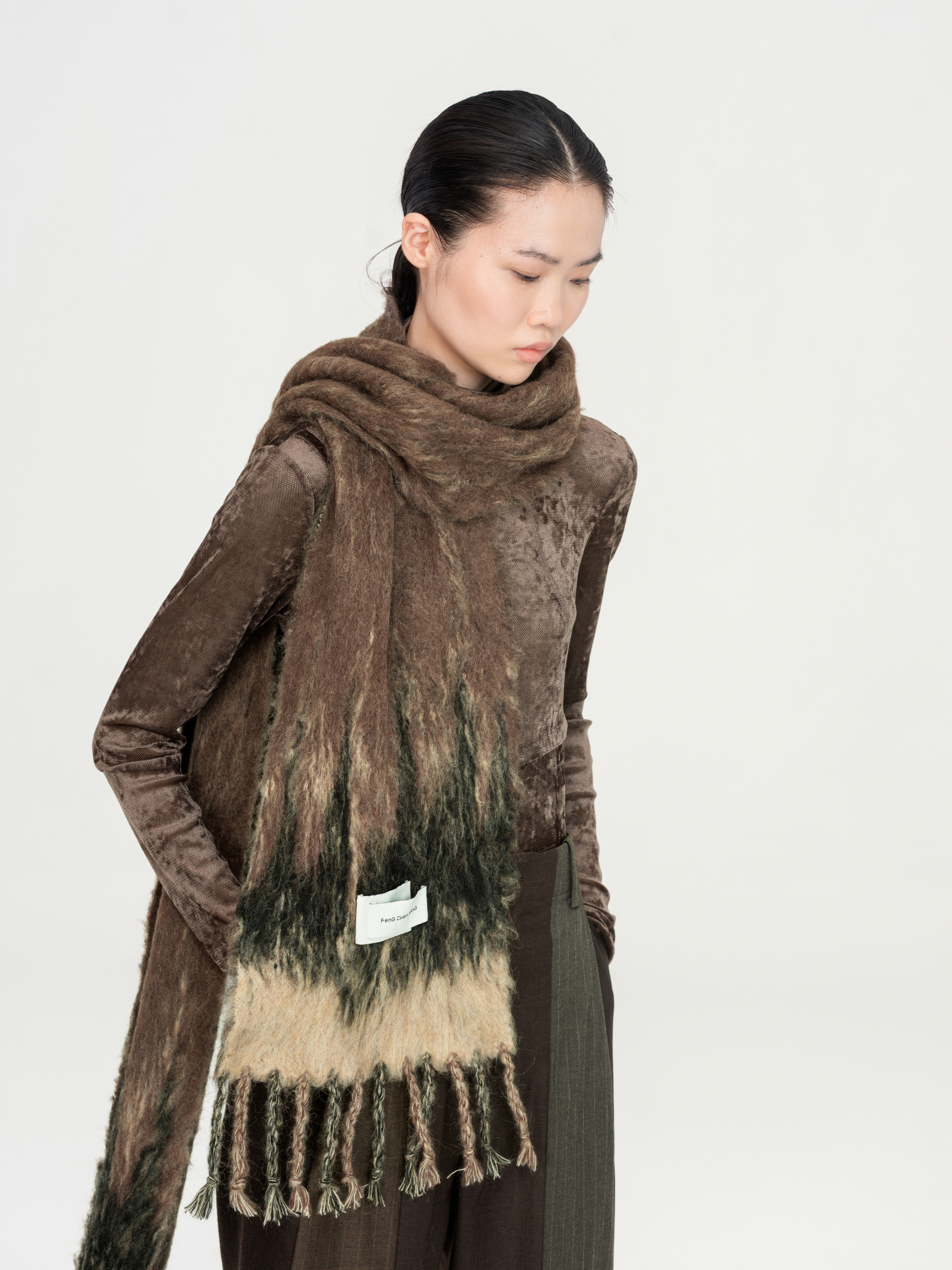 GRADIENT JACQUARD KNIT SCARF