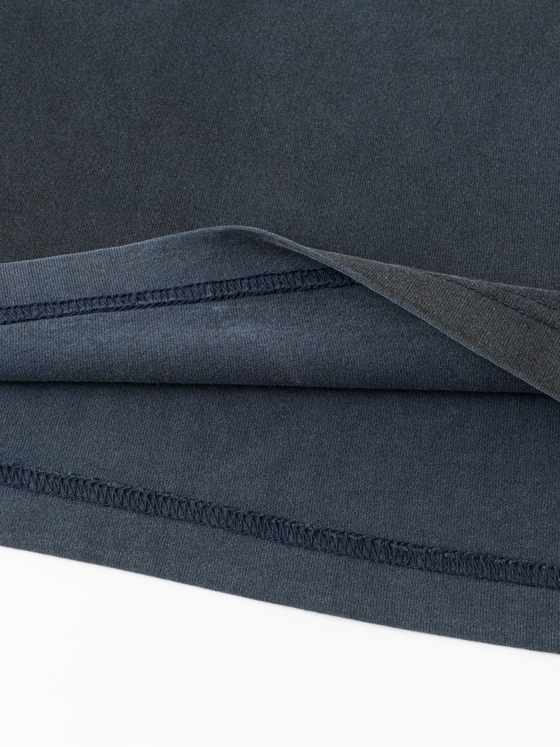 DARK NAVY WASHED BLACK-SPRAY LONG-SLEEVE T-SHIRT