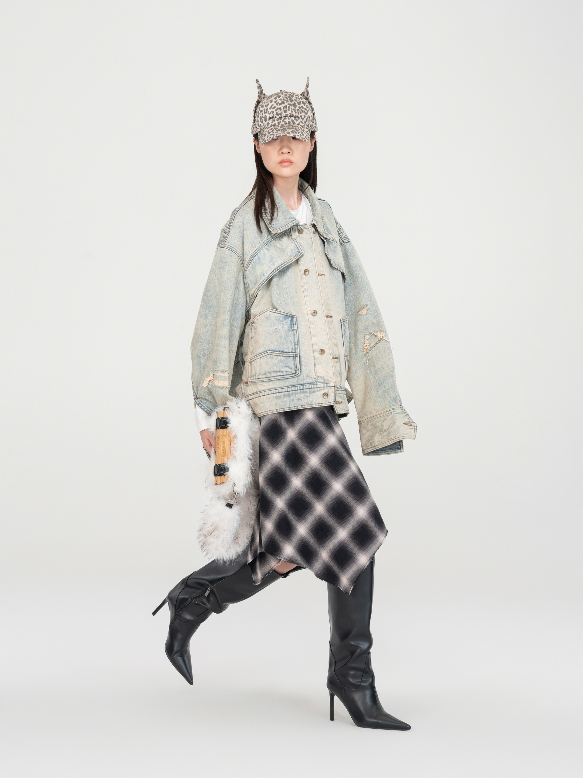 LIGHT BLUE INVERTED-CONSTRUCTION DISTRESSED DENIM JACKET