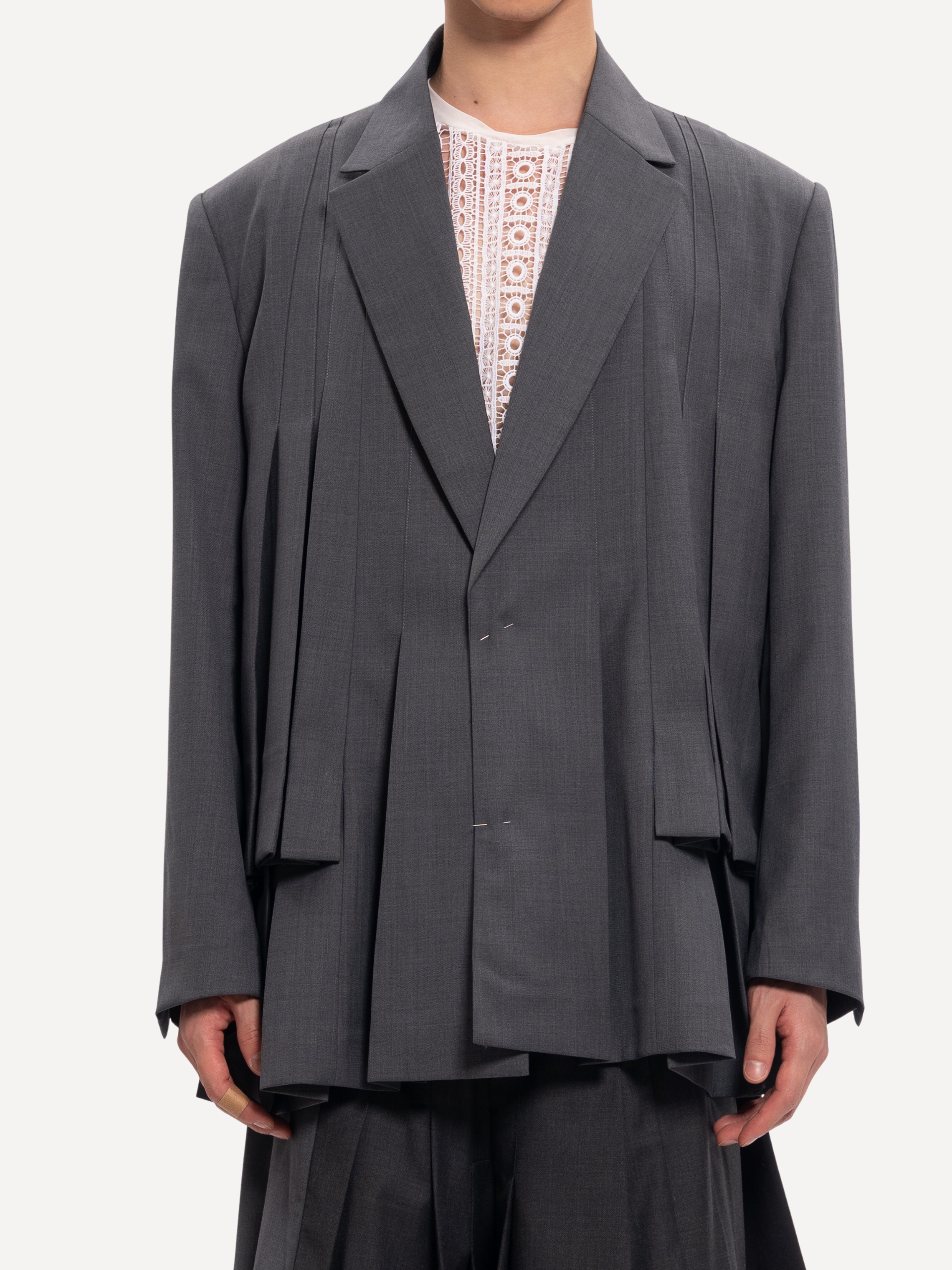 ILREGULAR PLEATS BLAZER