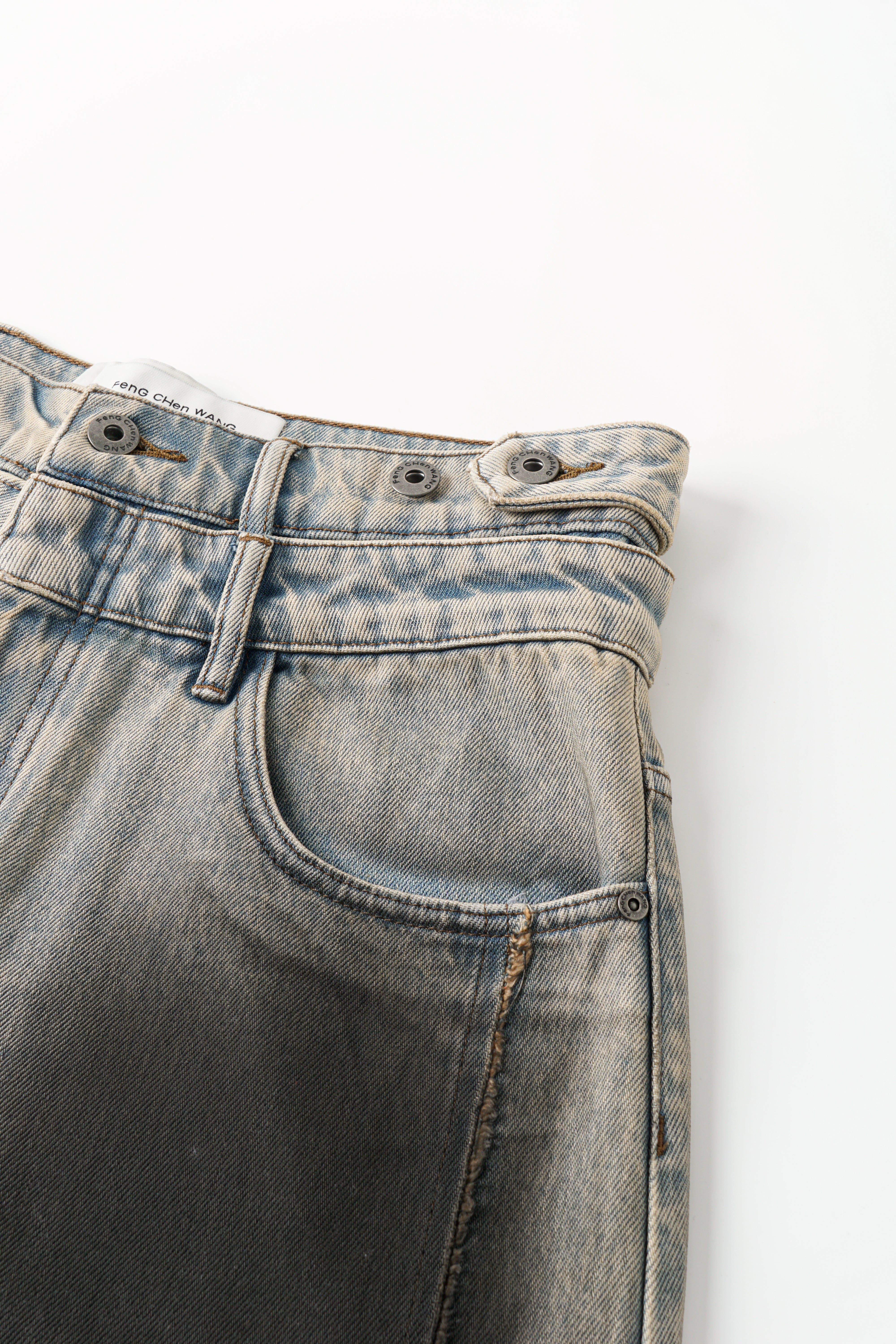 BLUE-TO-BLACK VINTAGE OMBRE JEANS