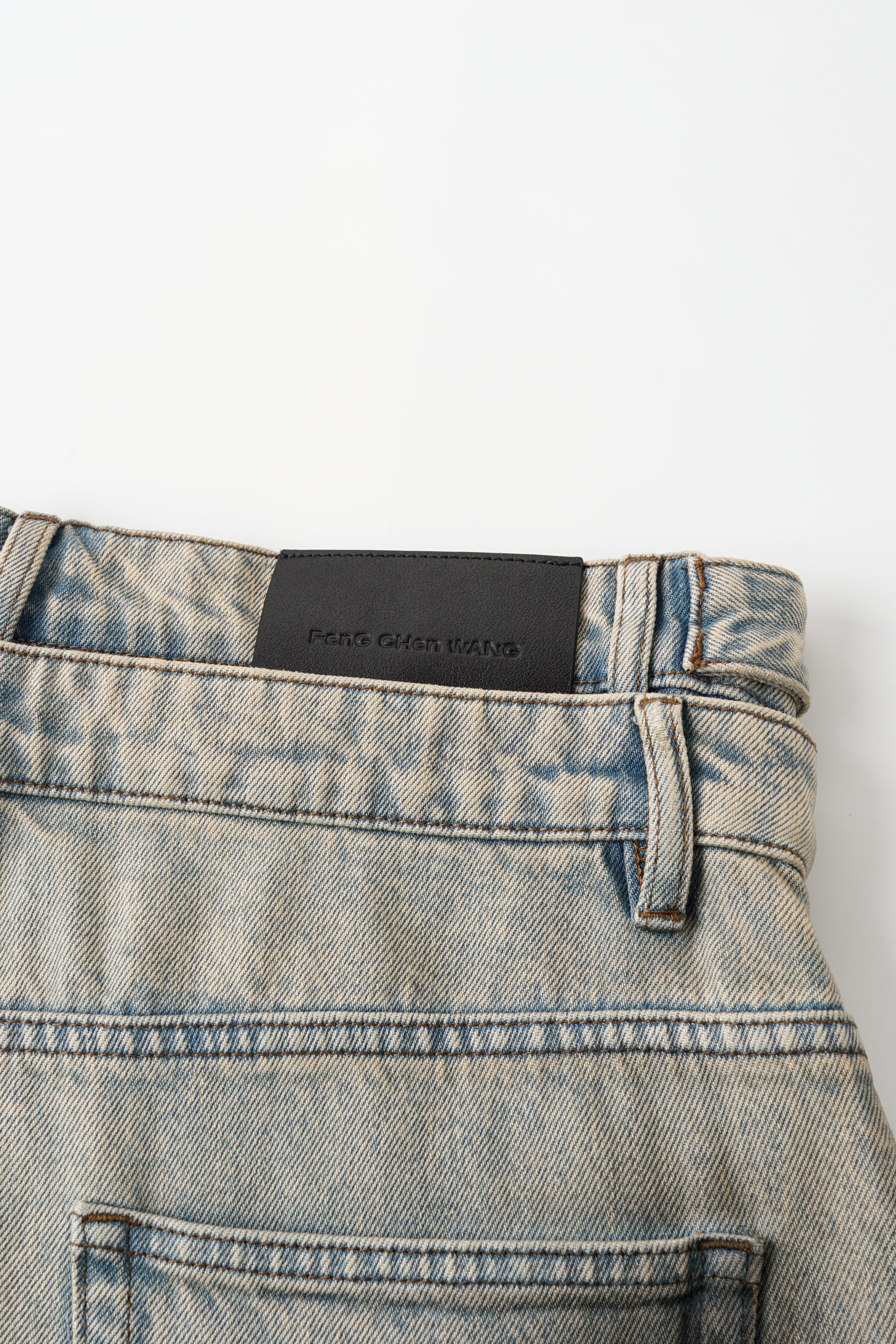 BLUE-TO-BLACK VINTAGE OMBRE JEANS