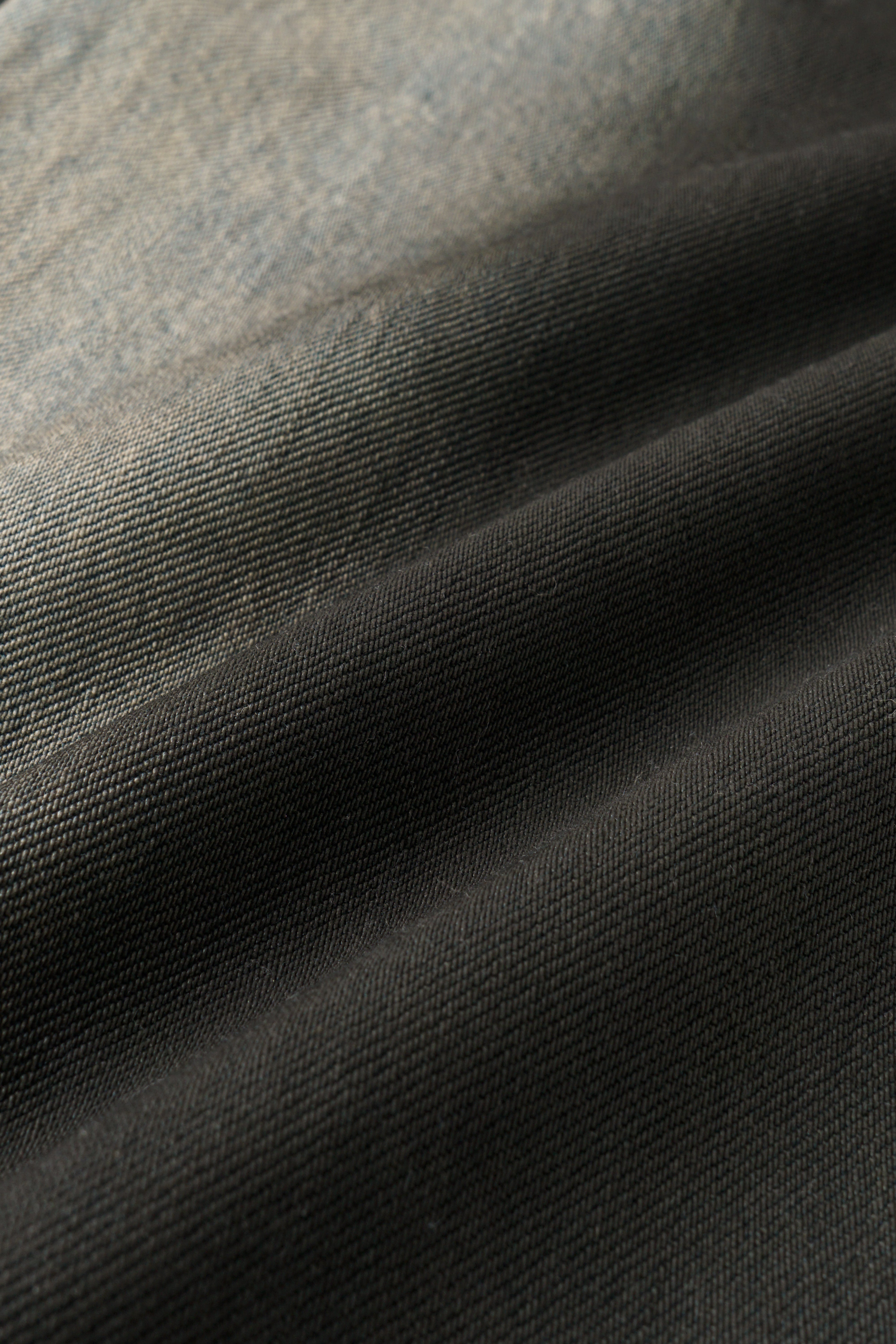 BLUE-TO-BLACK VINTAGE OMBRE JEANS