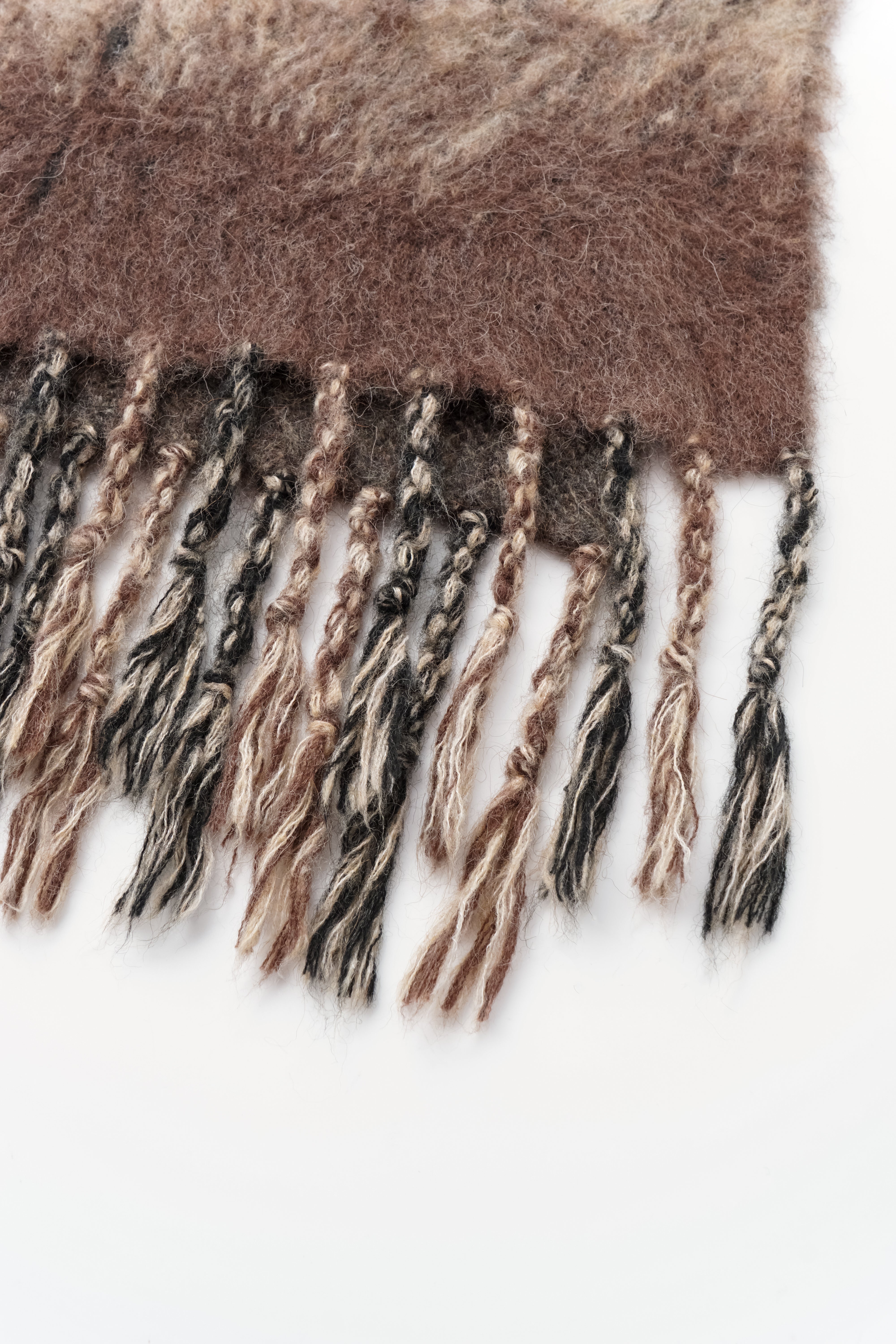 BLACK AND BROWN GRADIENT JACQUARD SCARF