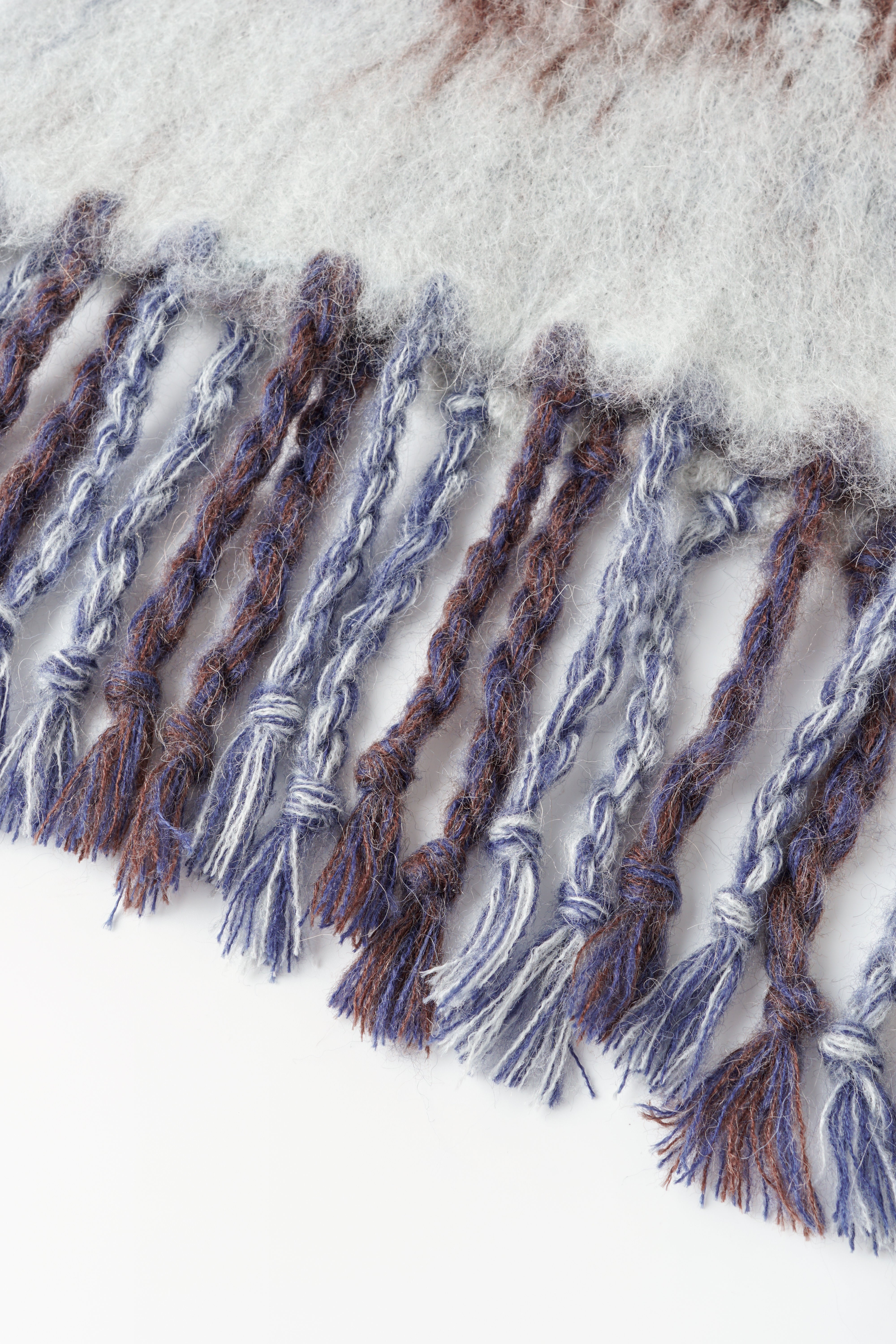 GRADIENT JACQUARD KNIT SCARF