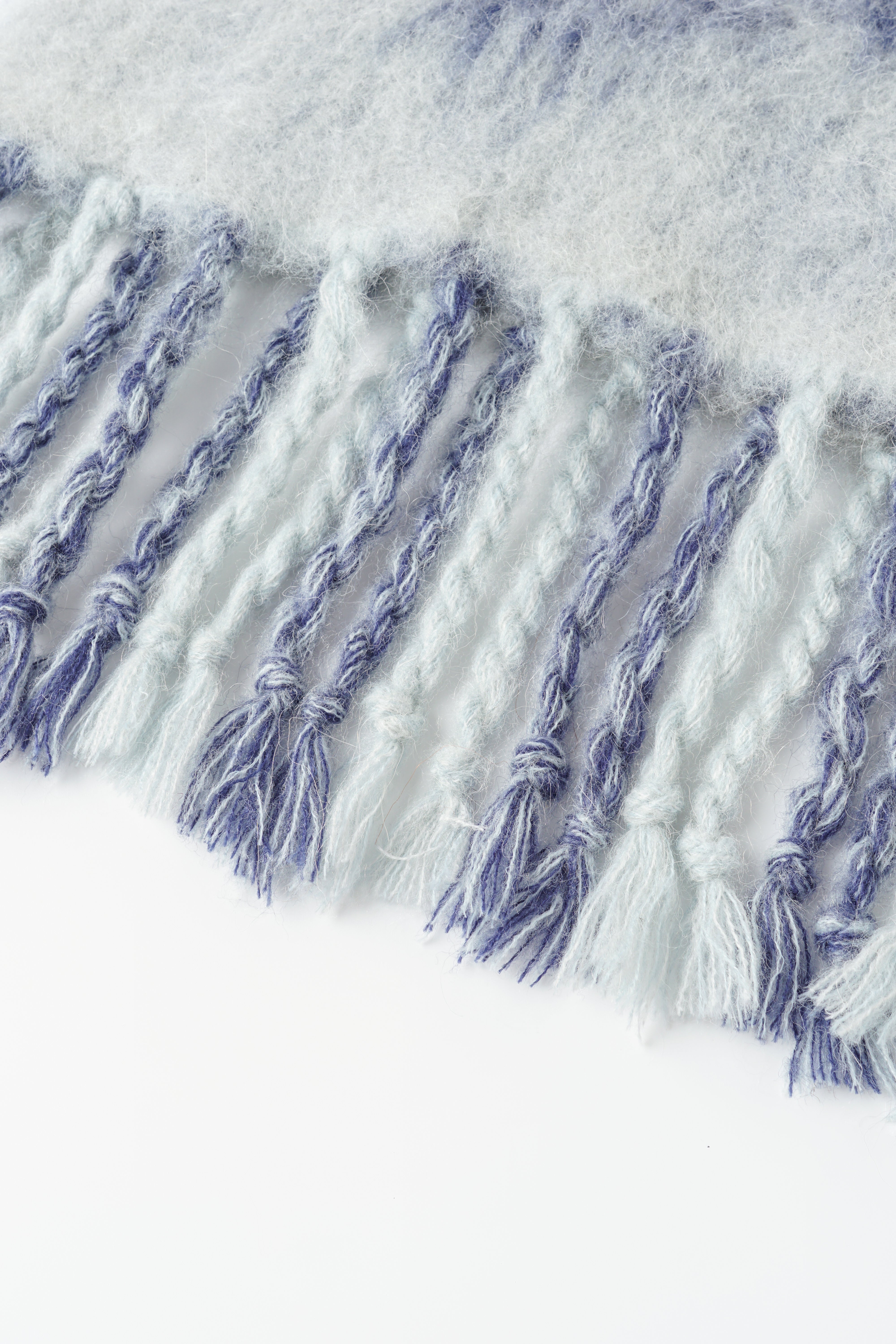 GRADIENT JACQUARD KNIT SCARF