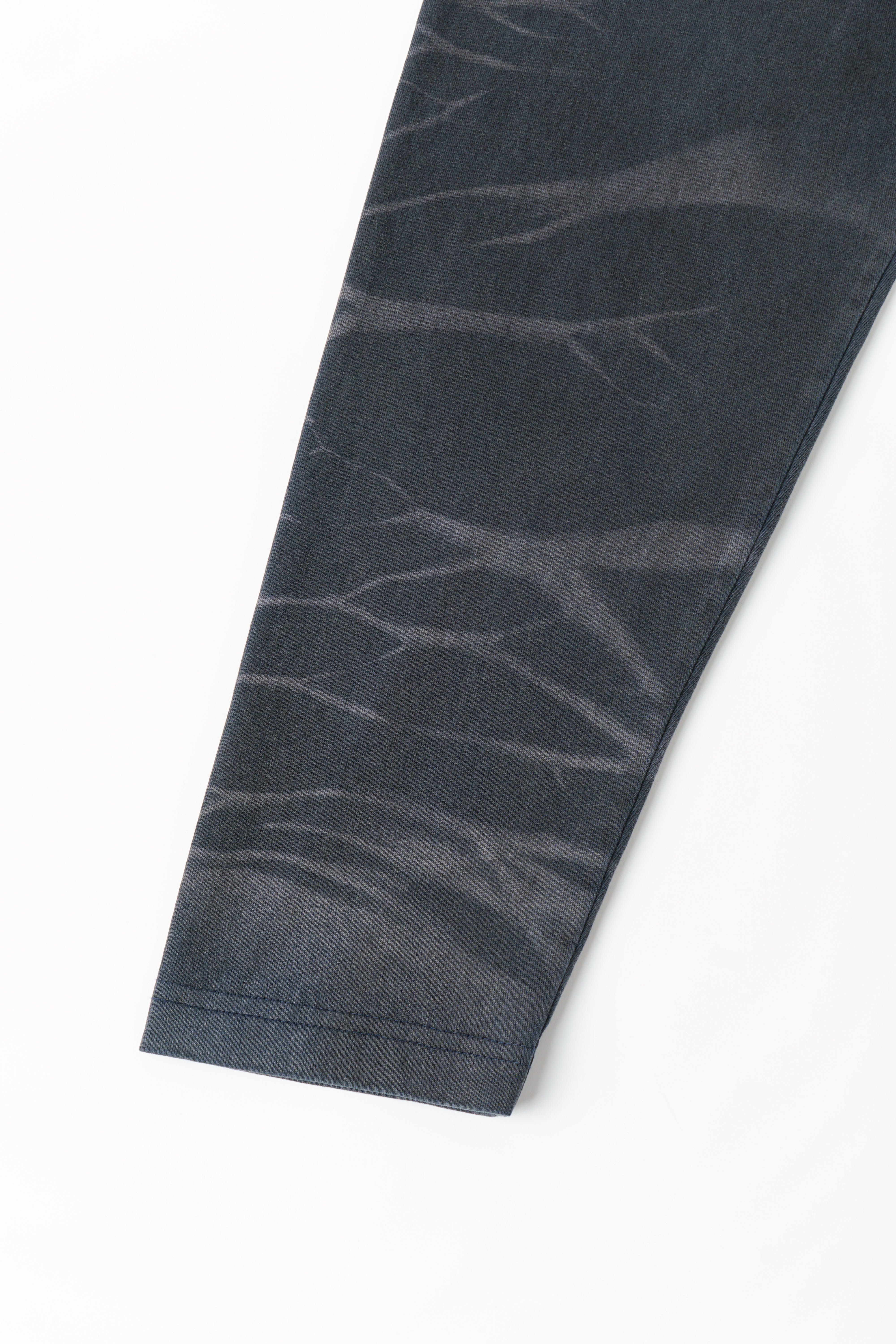 DARK NAVY WASHED BLACK-SPRAY LONG-SLEEVE T-SHIRT