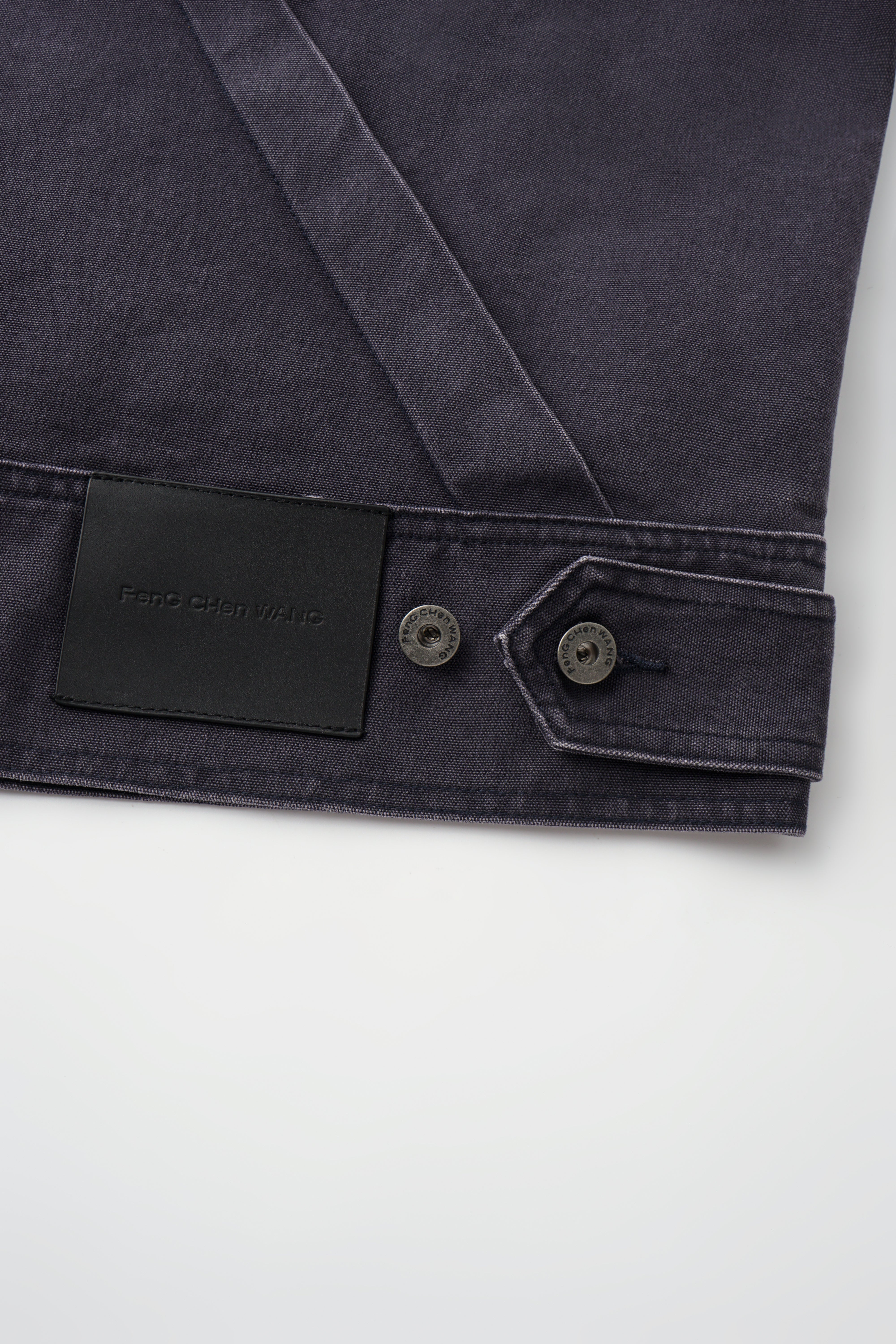 WASHED PLEATED DENIM JACKET