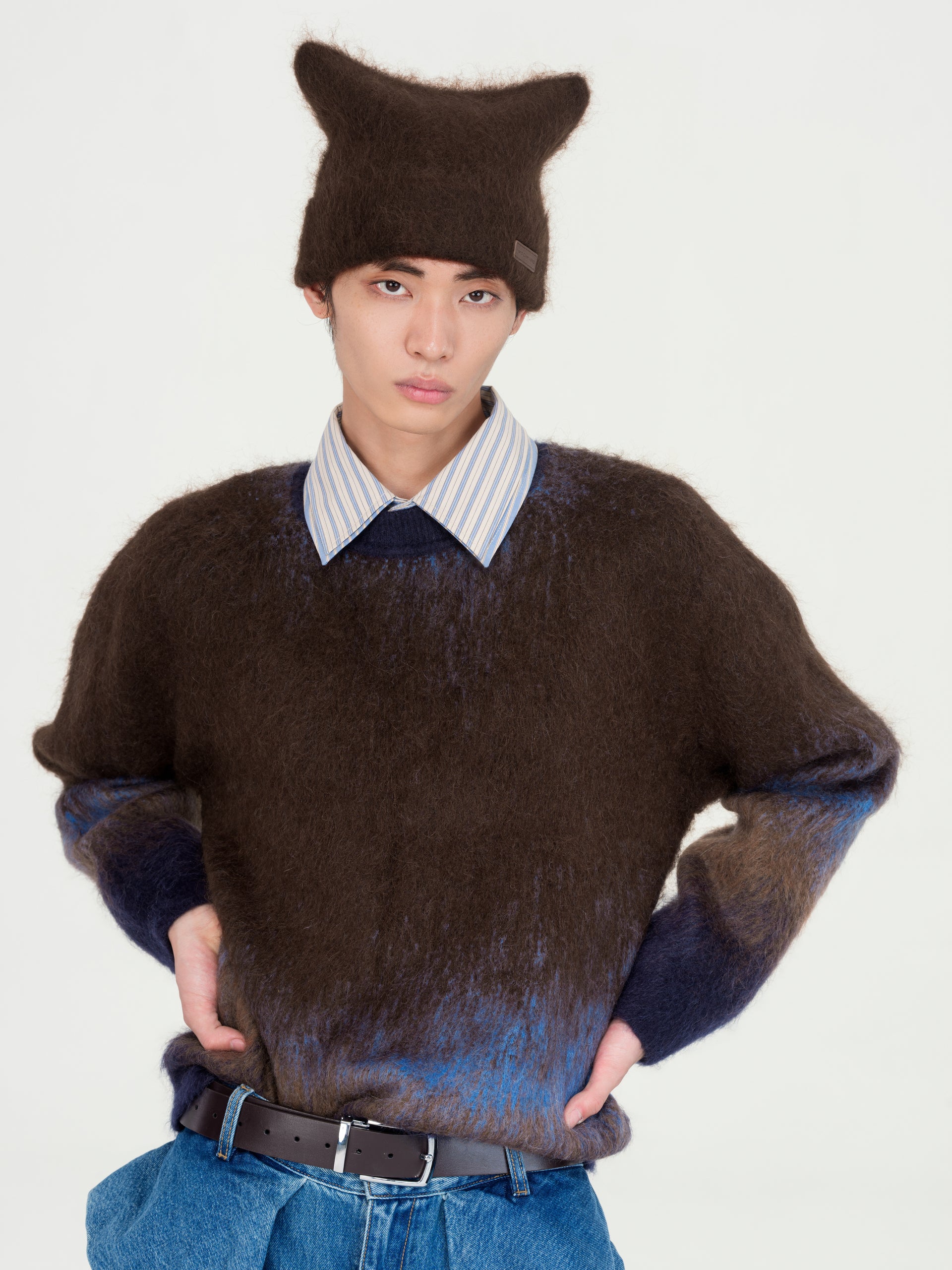 BROWN-TO-BLUE GRADIENT SWEATER