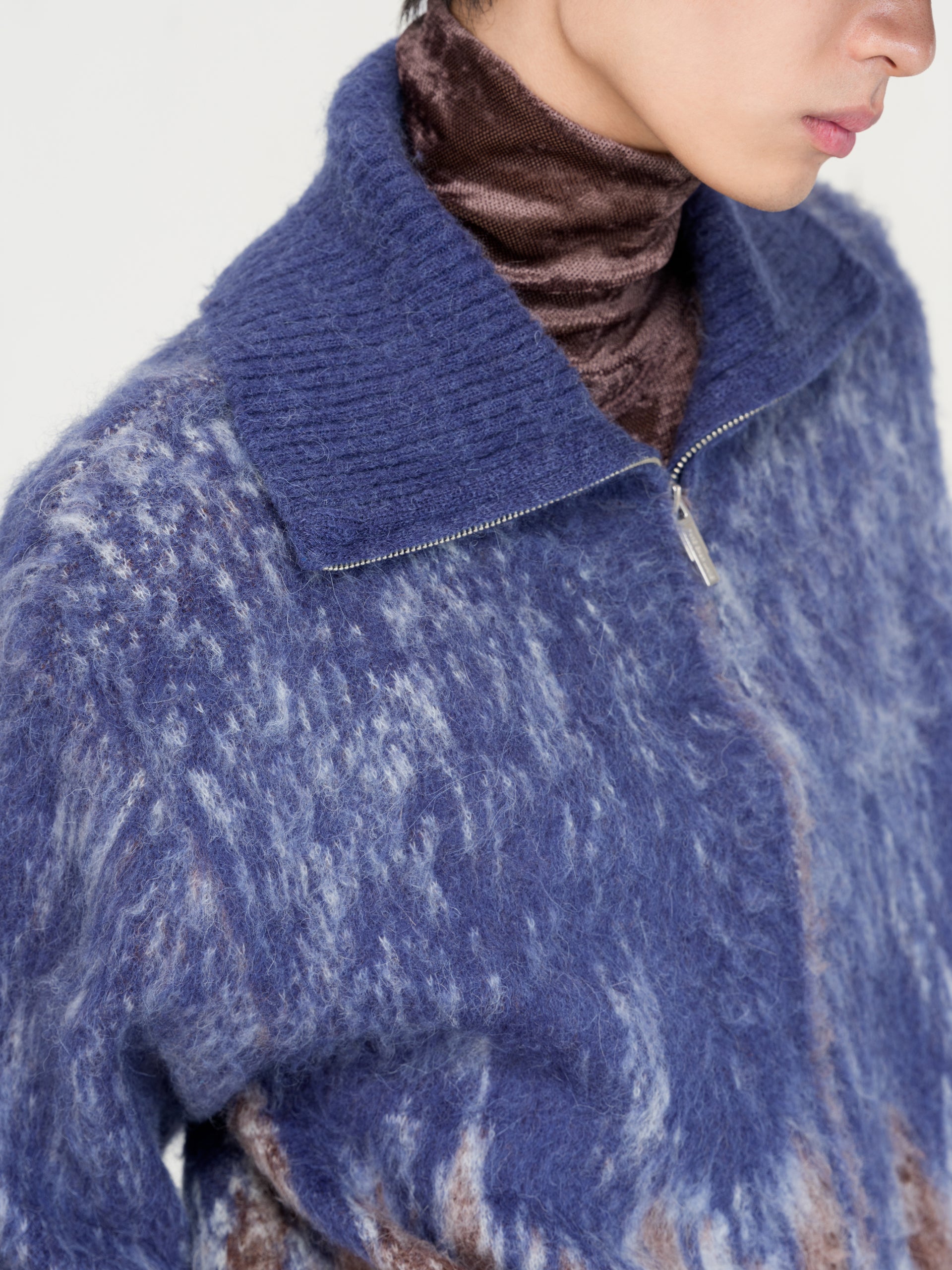 BLUE-TO-BROWN GRADIENT CARDIGAN