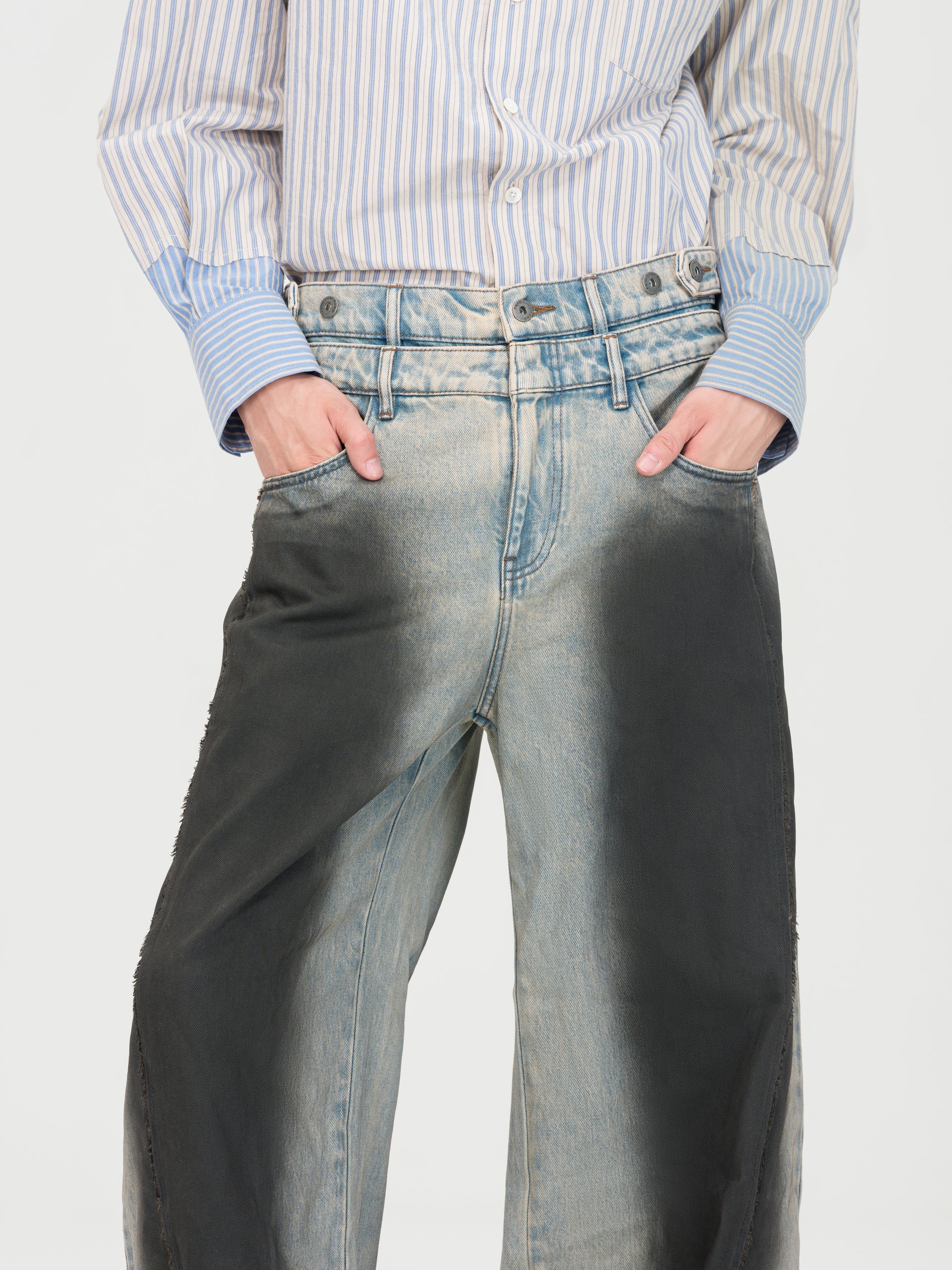 BLUE-TO-BLACK VINTAGE OMBRE JEANS