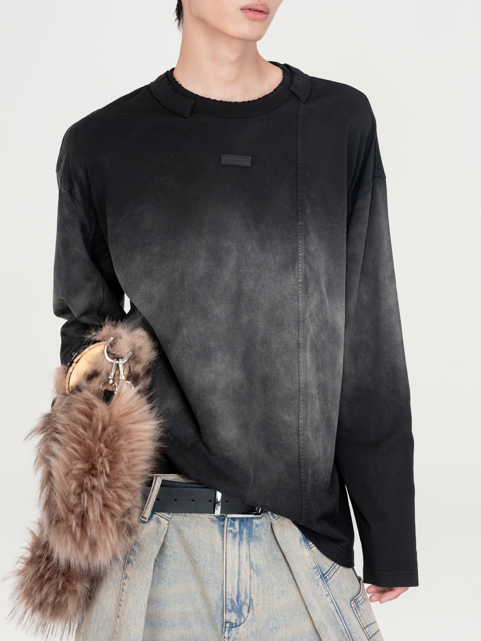 BLACK-GREY GRADIENT WASHED LONG-SLEEVE T-SHIRT