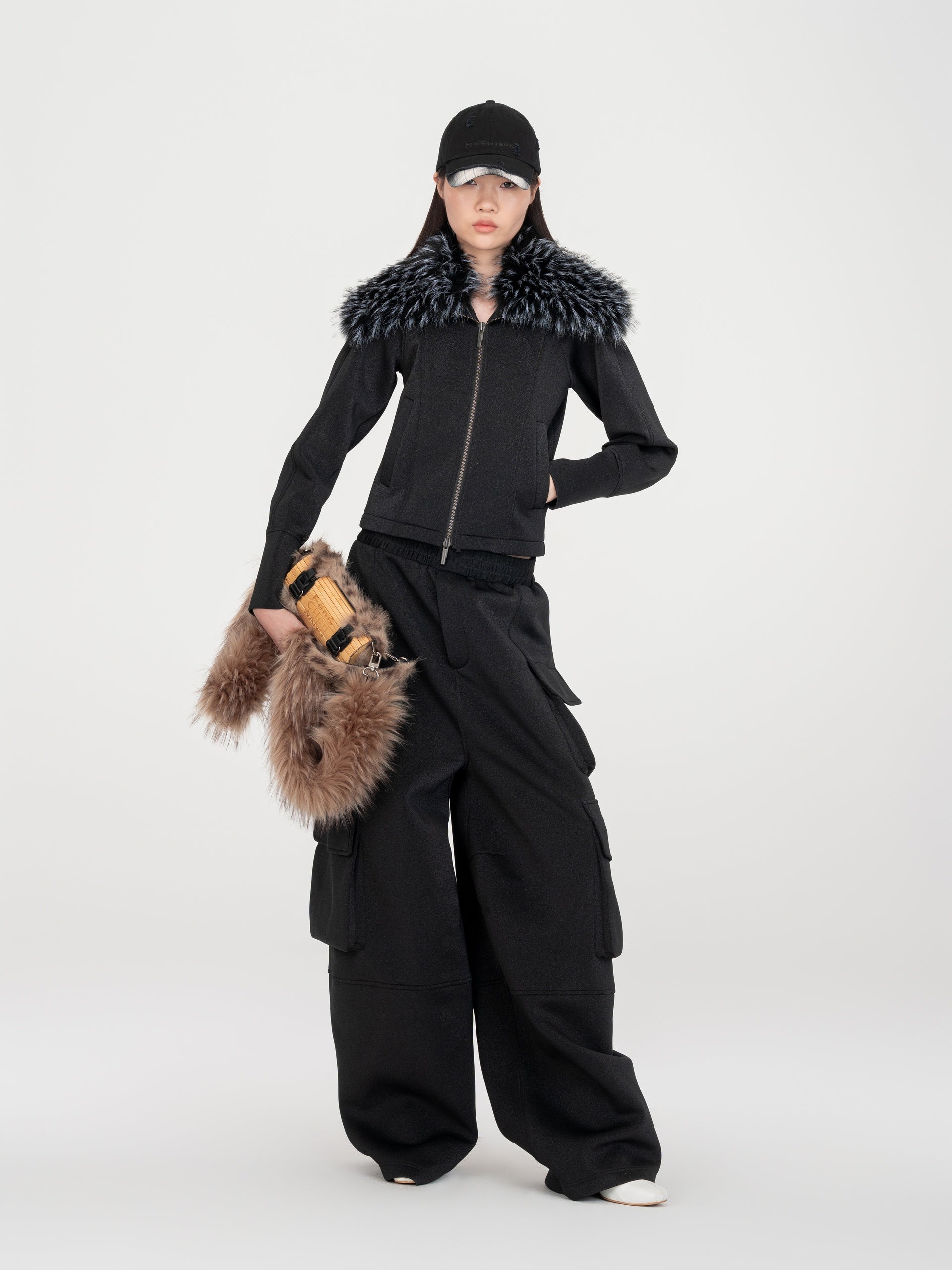 BLACK ZIP-UP TOP WITH DETACHABLE FAUX-FUR COLLAR