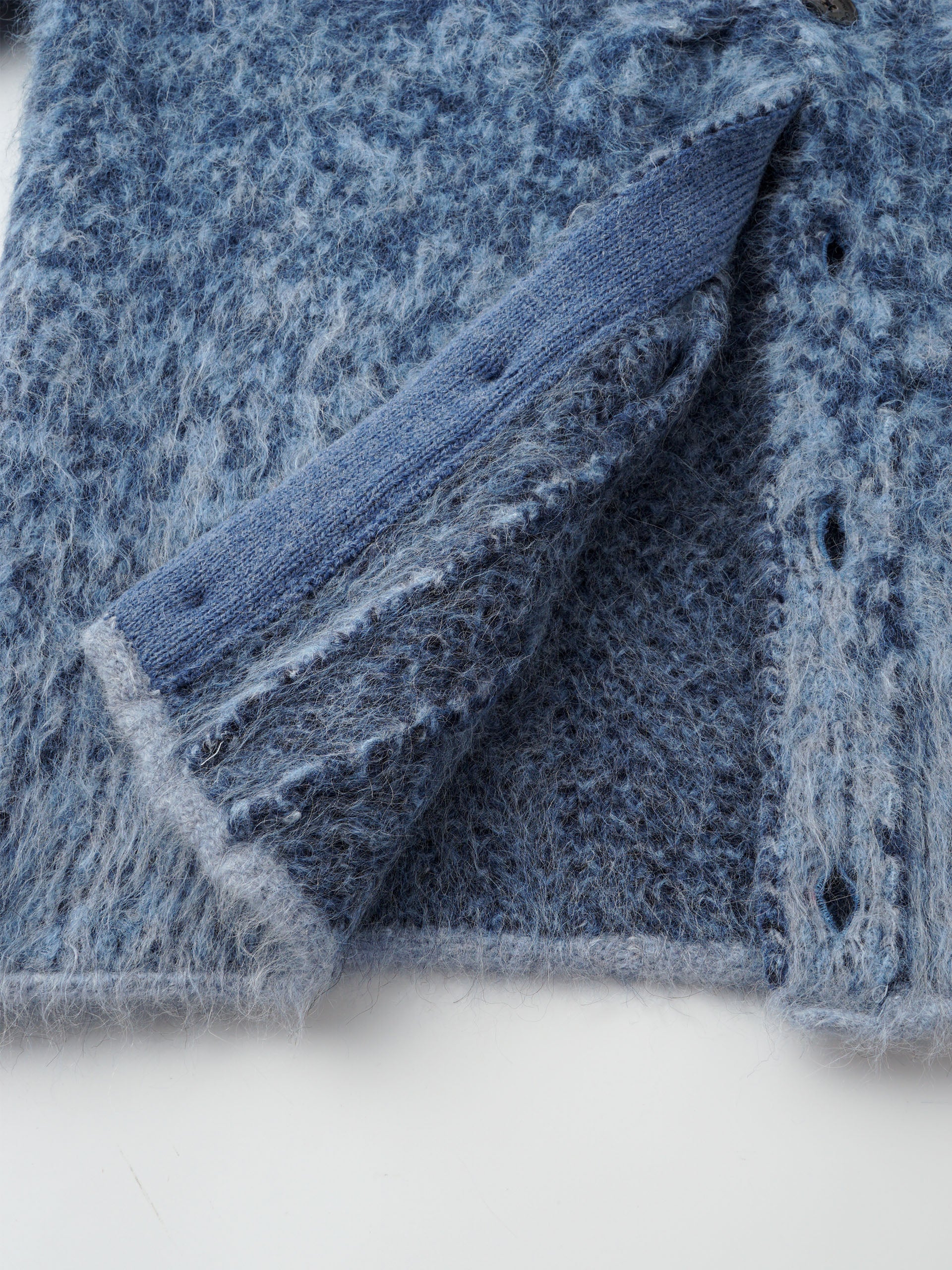 BLUE GRADIENT JACQUARD KNIT CARDIGAN