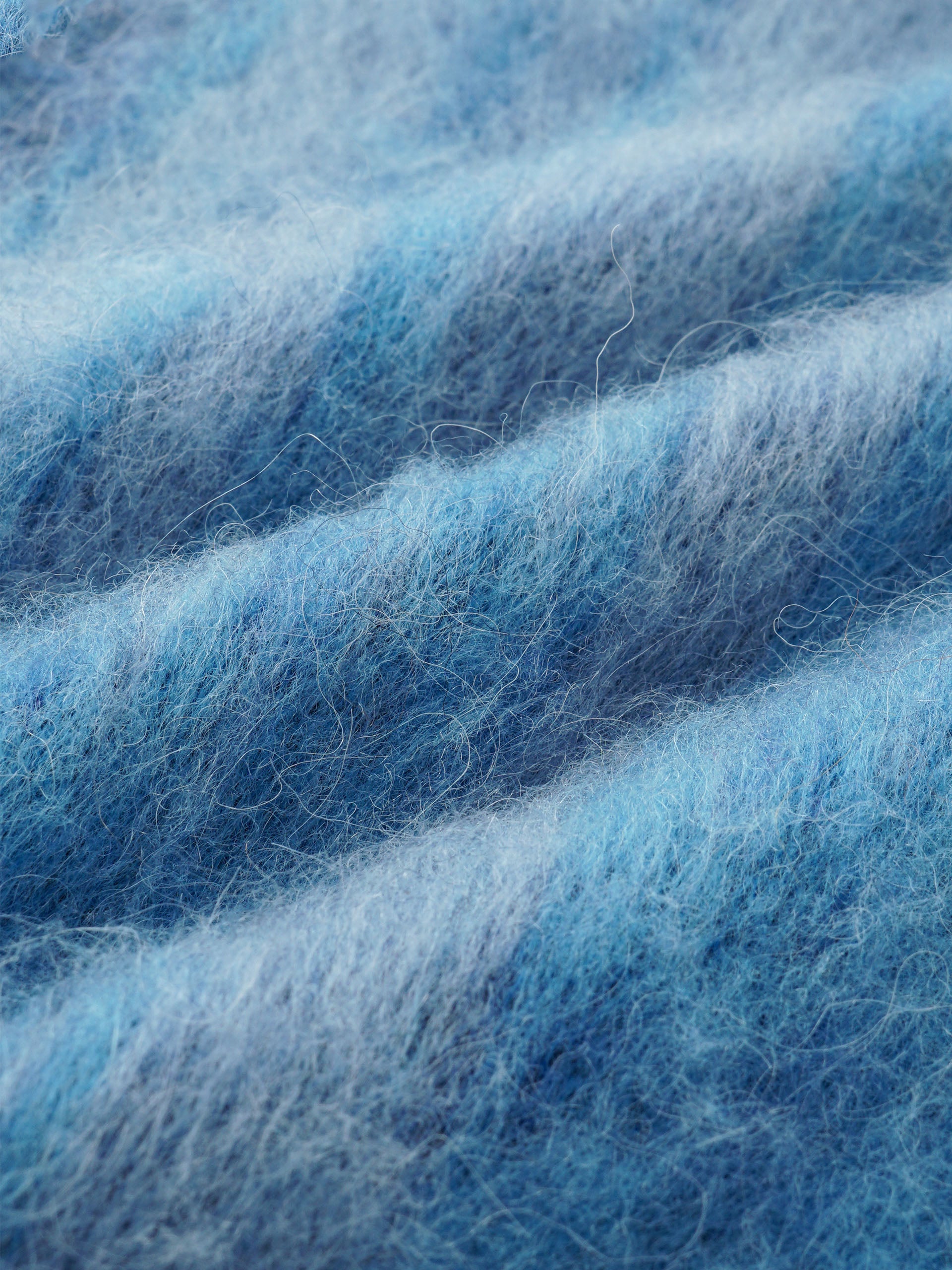 BLUE GRADIENT JACQUARD SCARF