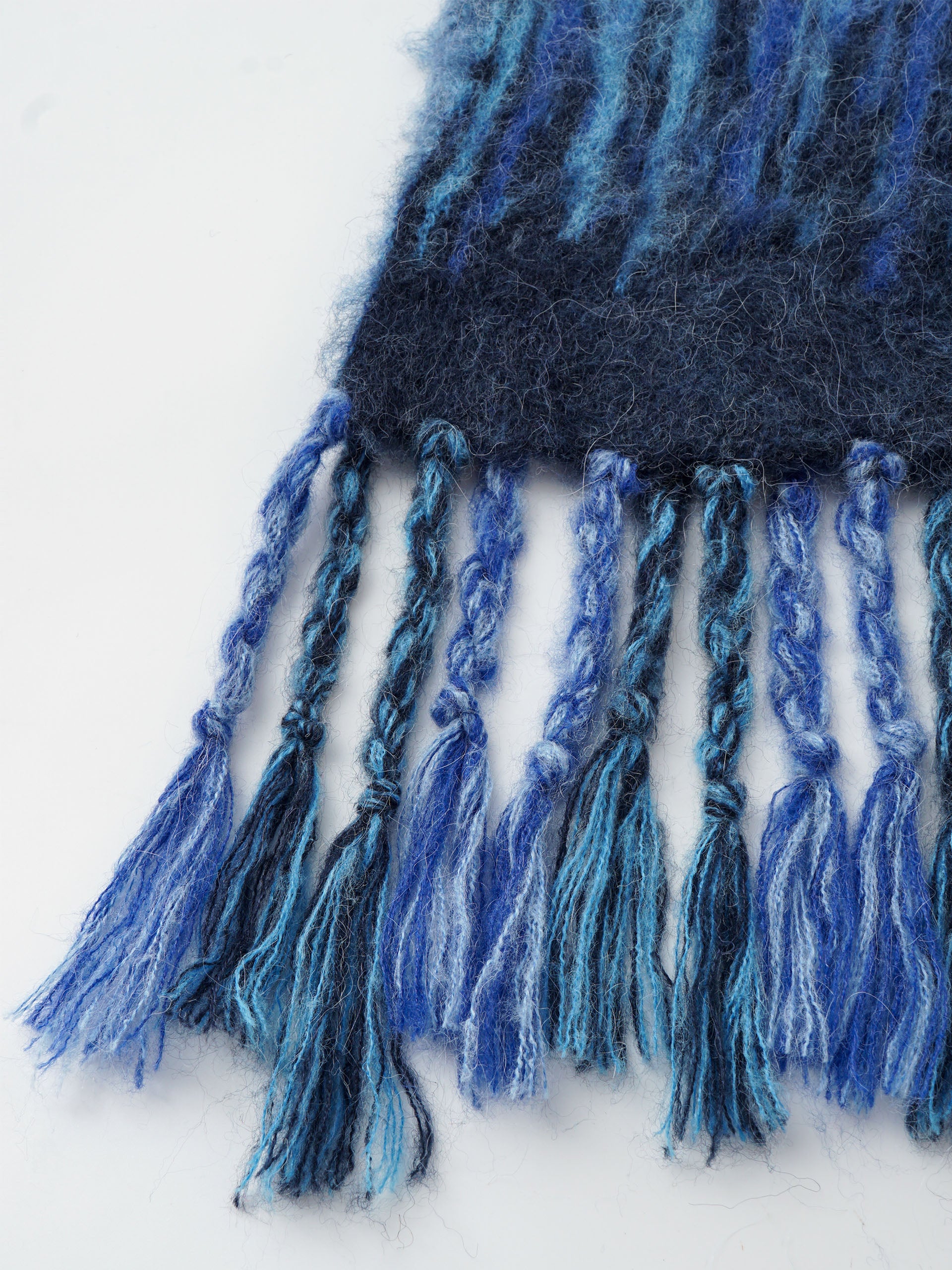 BLUE GRADIENT JACQUARD SCARF