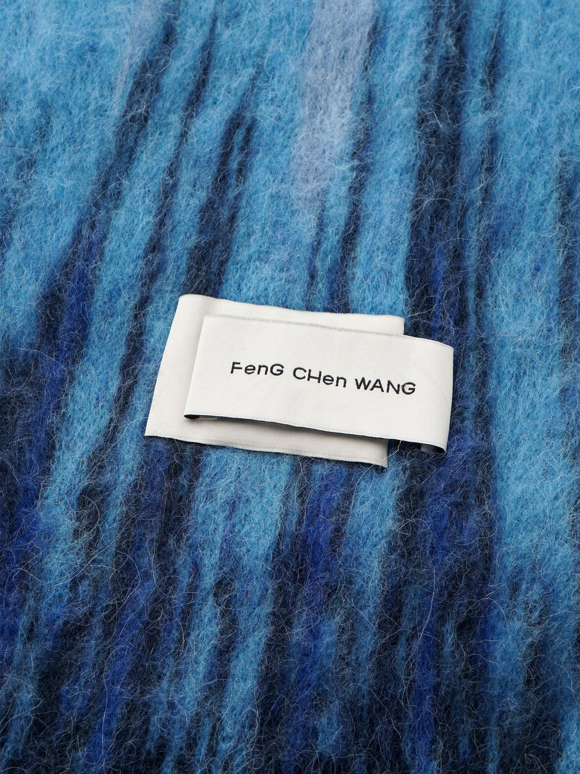 BLUE GRADIENT JACQUARD SCARF