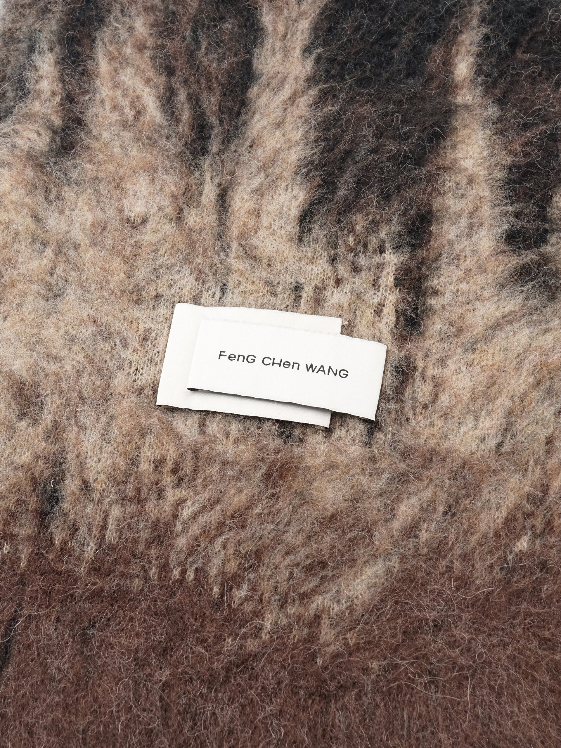 BLACK AND BROWN GRADIENT JACQUARD SCARF
