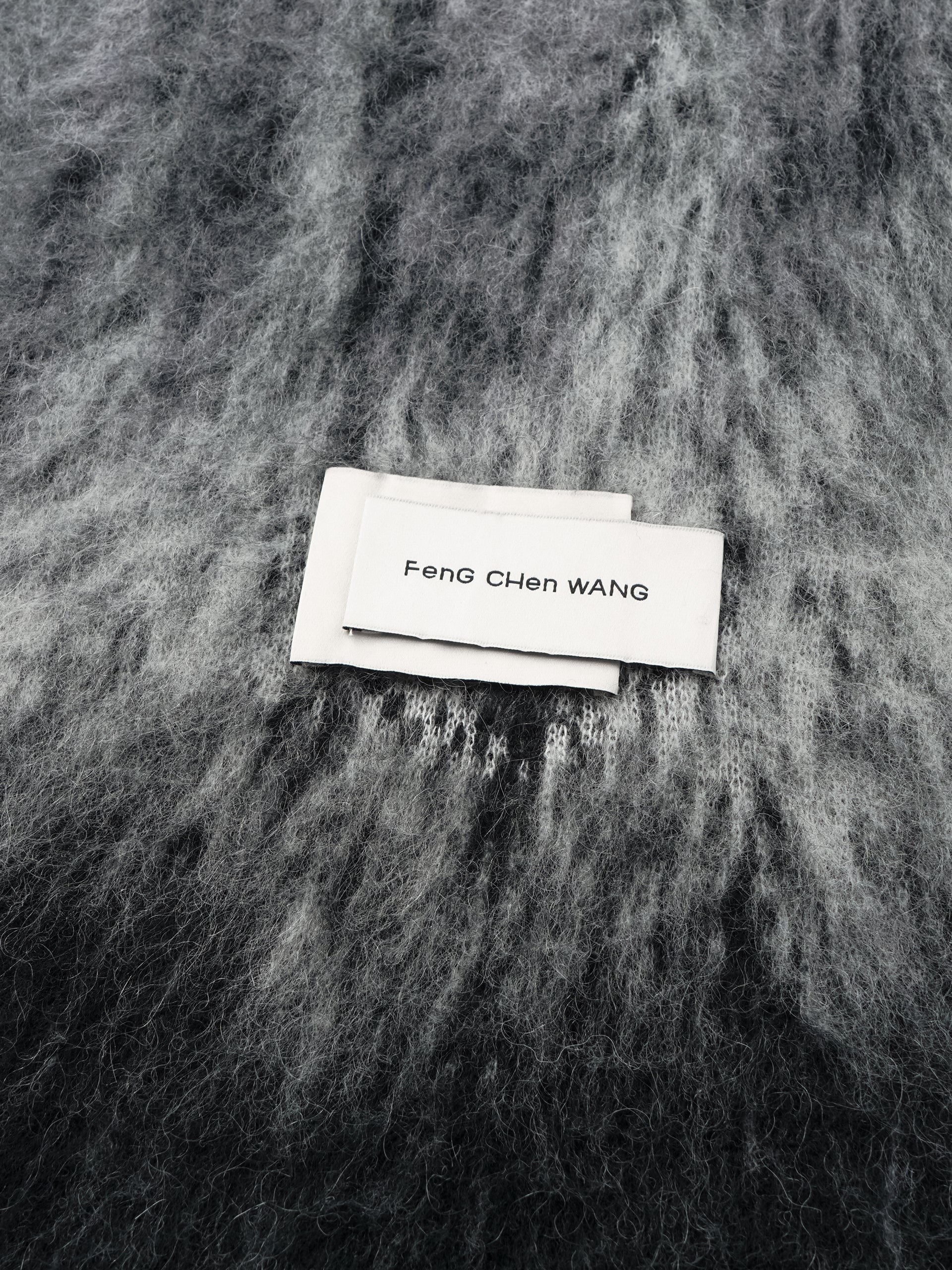 GRAY GRADIENT JACQUARD SCARF