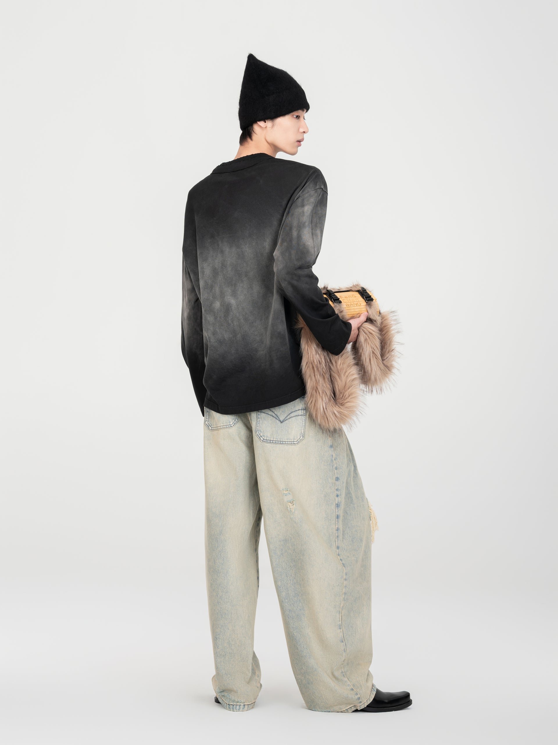 BLACK-GREY GRADIENT WASHED LONG-SLEEVE T-SHIRT