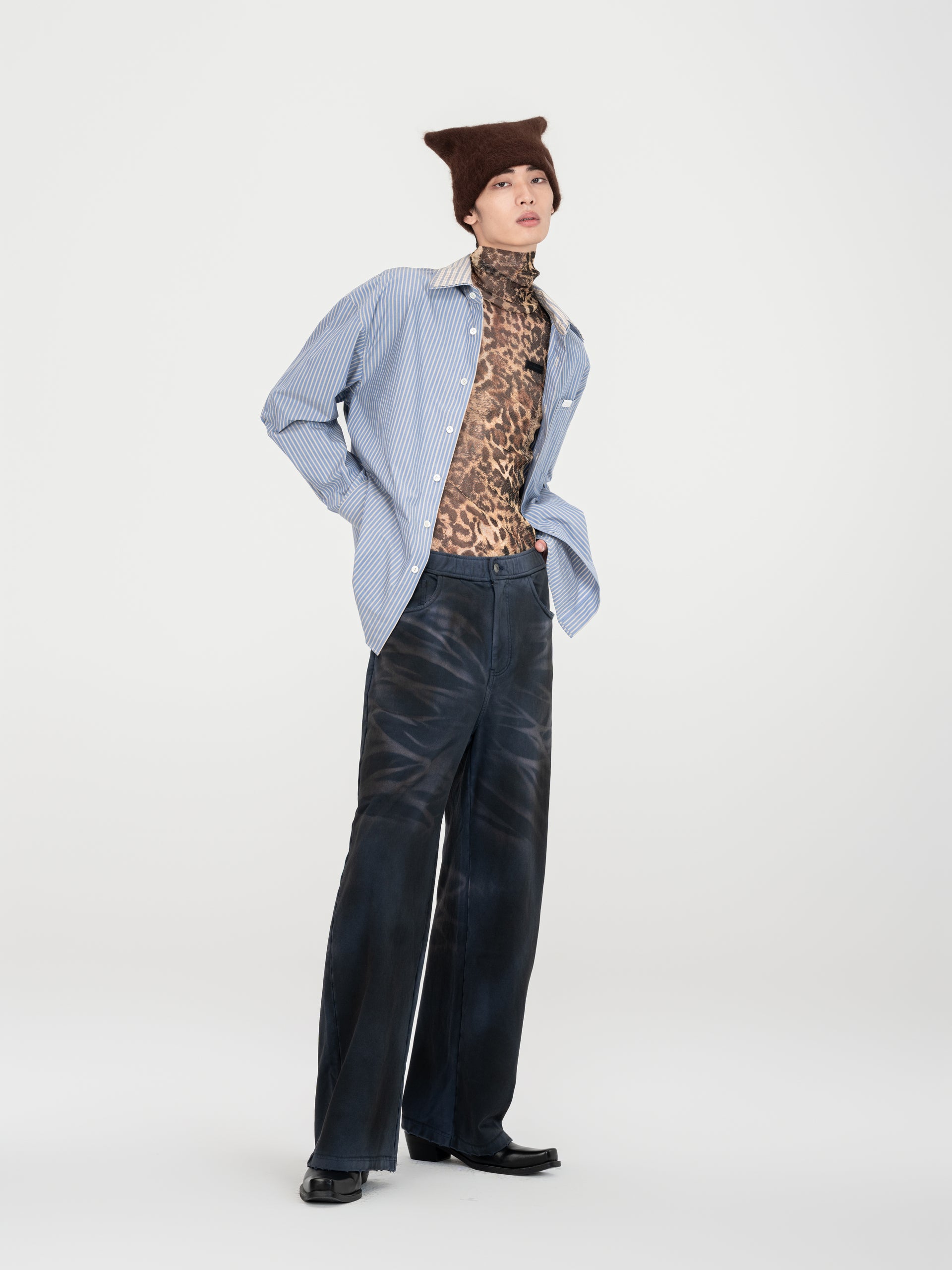 DARK NAVY WASHED SPRAY-DYED PANTS