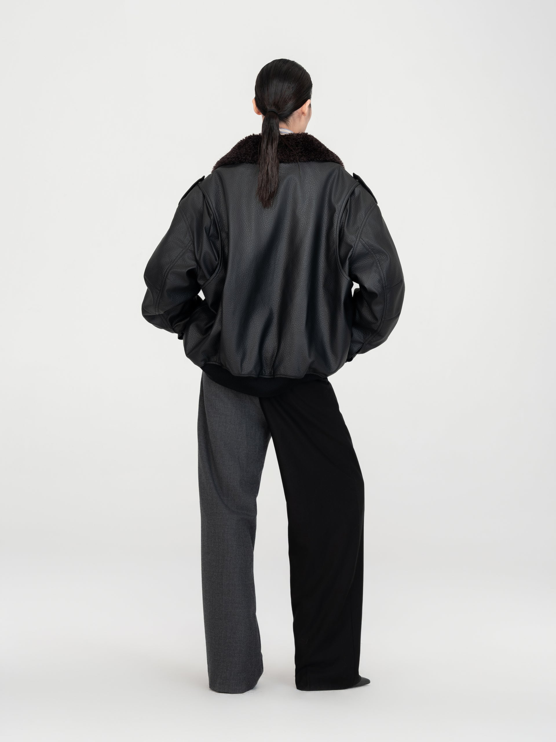 BLACK OVERSIZED PEBBLED PU LEATHER JACKET WITH FAUX FUR COLLAR - Feng Chen Wang