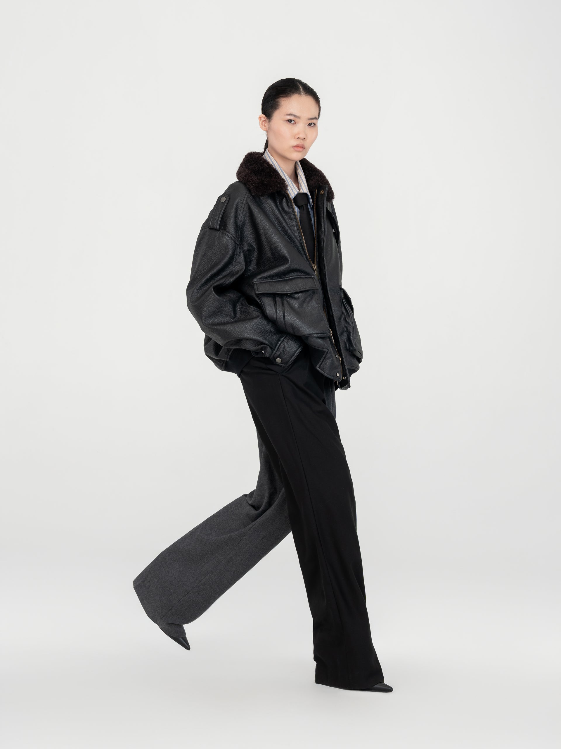 BLACK OVERSIZED PEBBLED PU LEATHER JACKET WITH FAUX FUR COLLAR - Feng Chen Wang