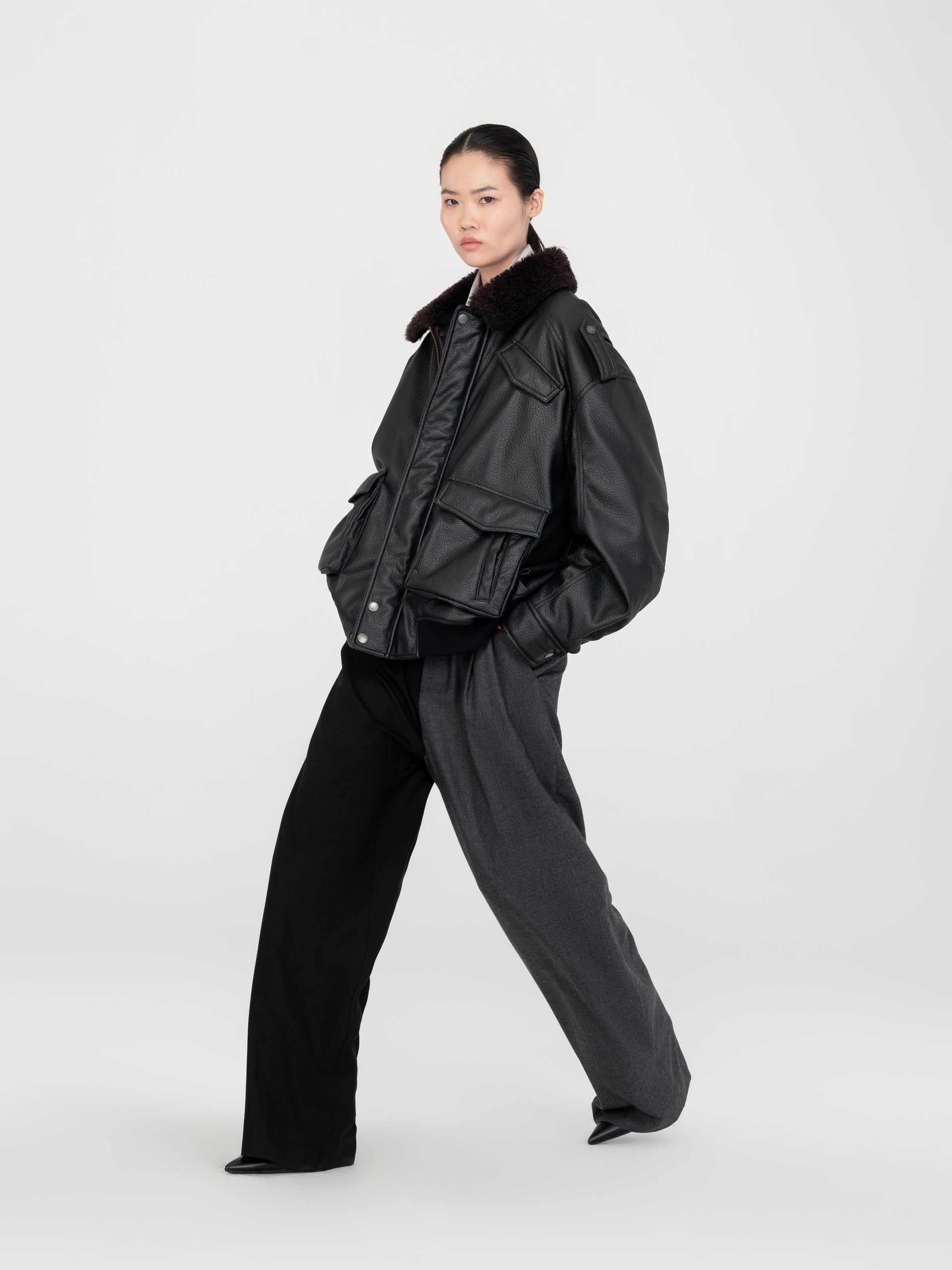BLACK OVERSIZED PEBBLED PU LEATHER JACKET WITH FAUX FUR COLLAR - Feng Chen Wang